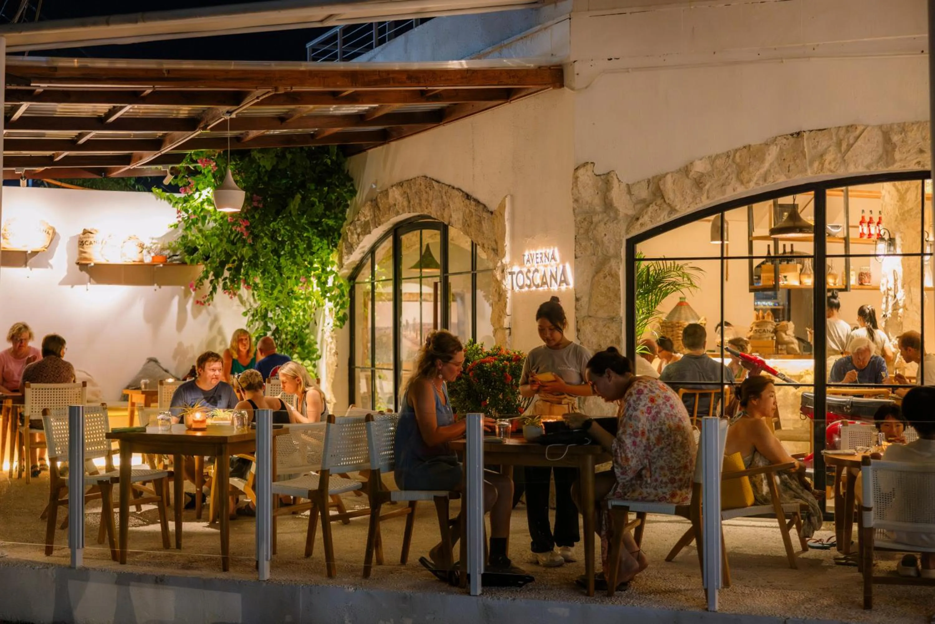 Restaurant/places to eat in Ion Bali Benoa