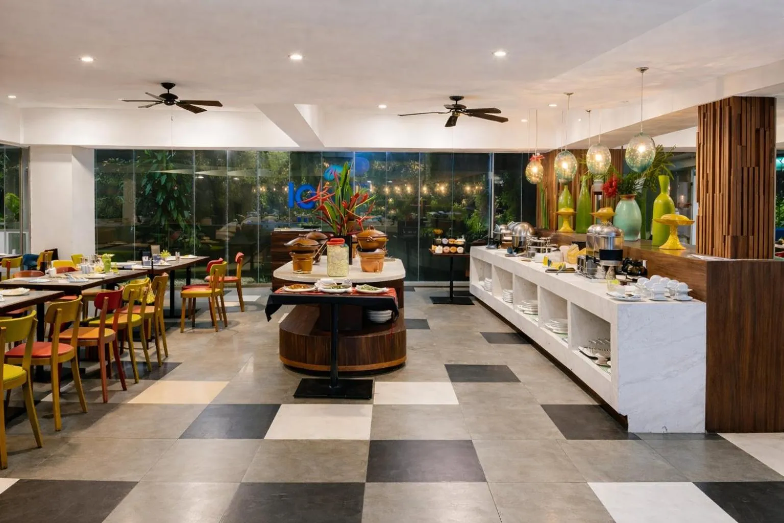 Restaurant/places to eat in Ion Bali Benoa