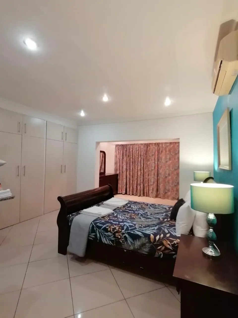 Bedroom, Bed in Palm View Guest House