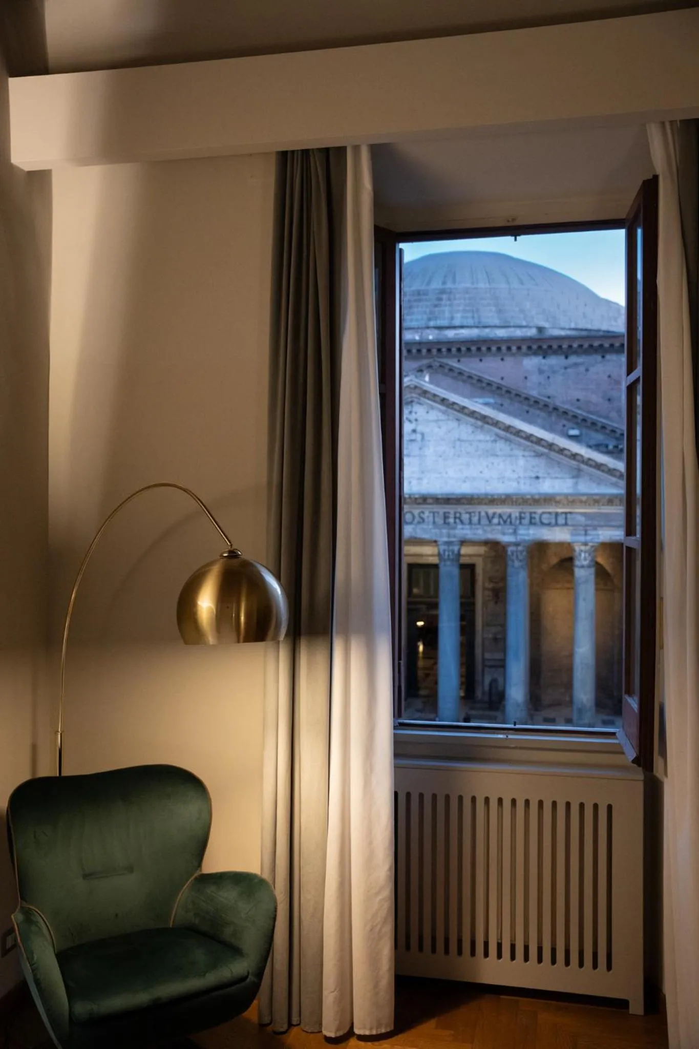 Bedroom in Antico Albergo del Sole al Pantheon