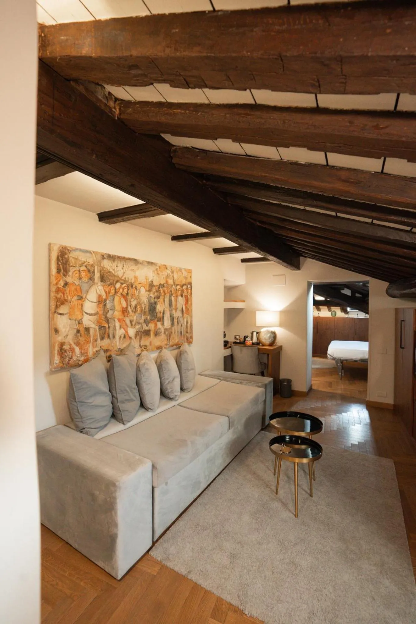 Living room in Antico Albergo del Sole al Pantheon