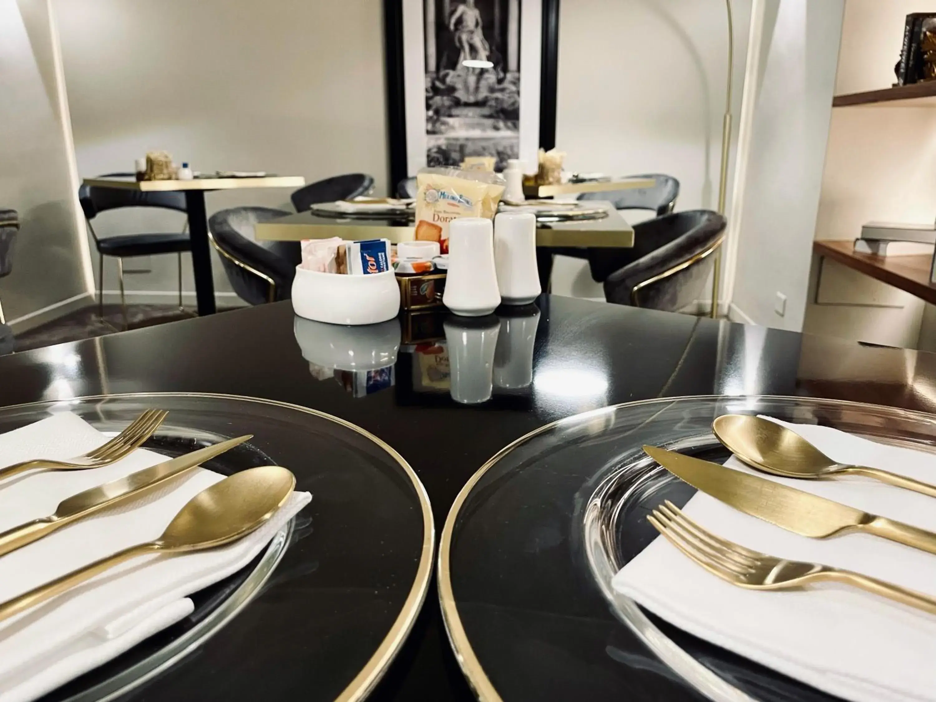 Breakfast in Antico Albergo del Sole al Pantheon Breakfast in Antico Albergo del Sole al Pantheon