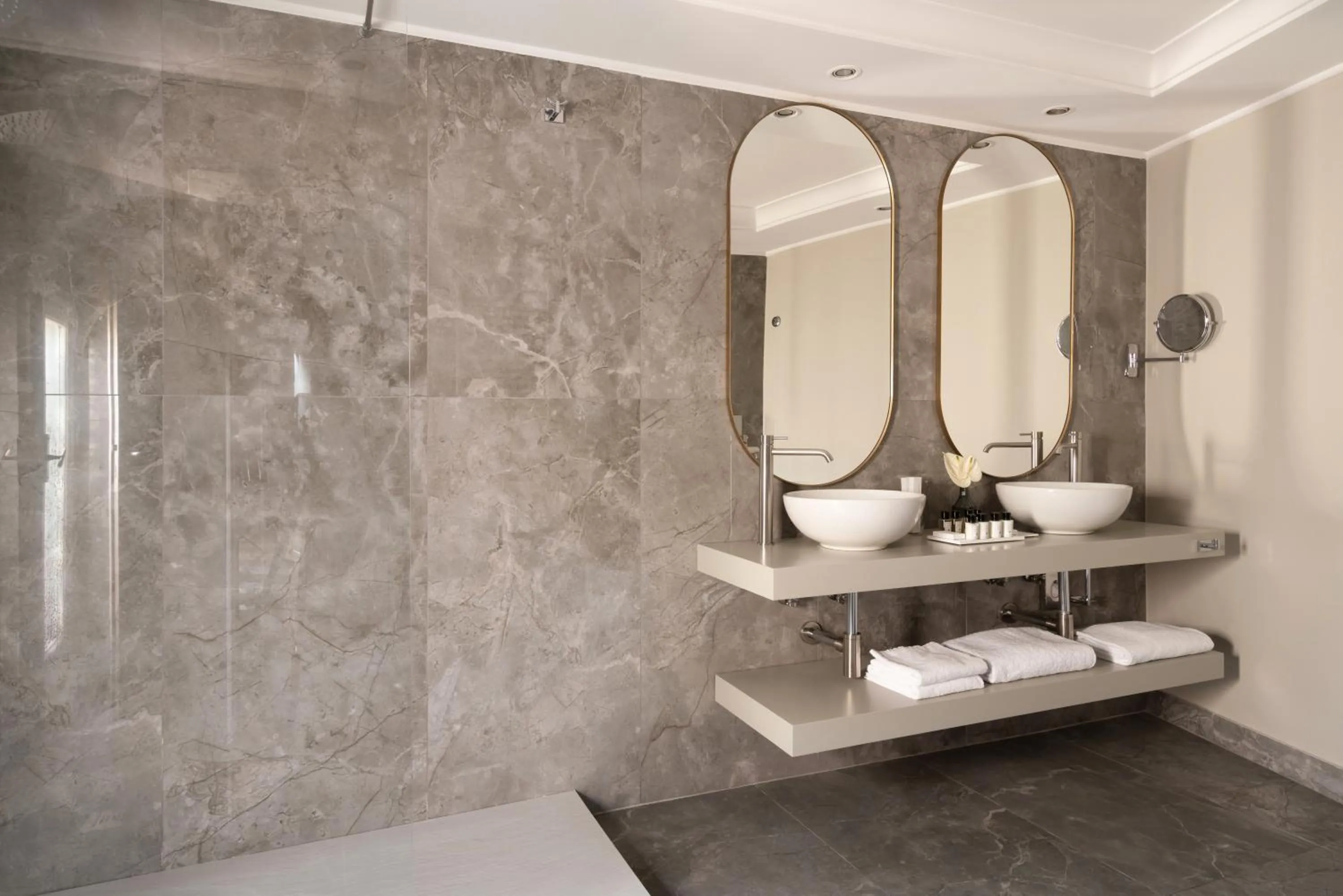 Bathroom in Antico Albergo del Sole al Pantheon