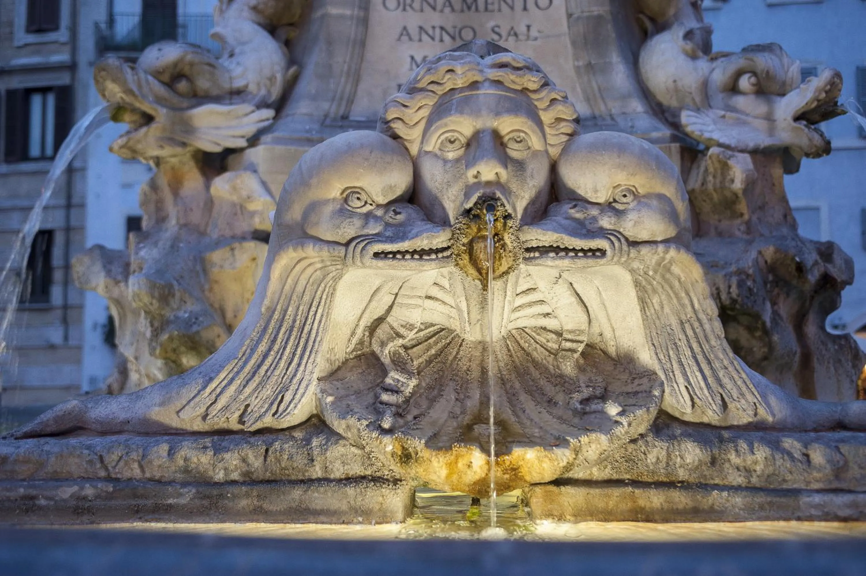 Decorative detail in Antico Albergo del Sole al Pantheon