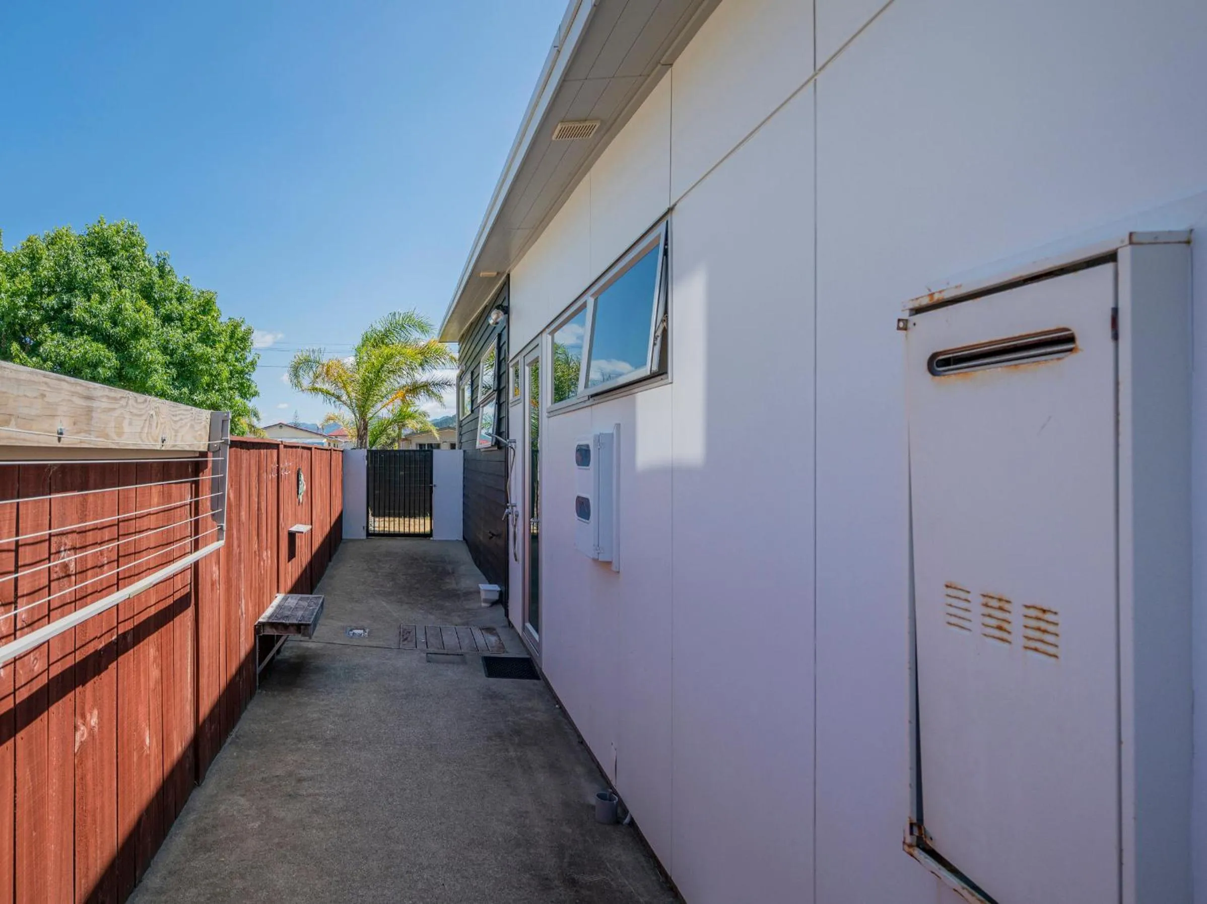 Shower in Castaway Bach - Whangamata Holiday Home