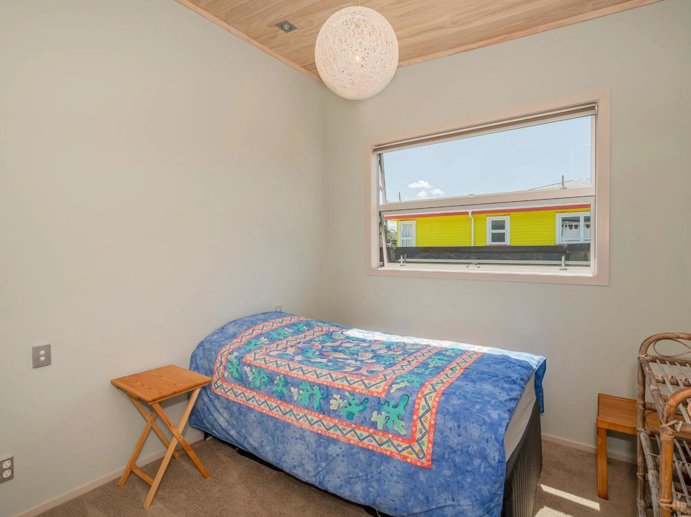 Shower, Bed in Castaway Bach - Whangamata Holiday Home