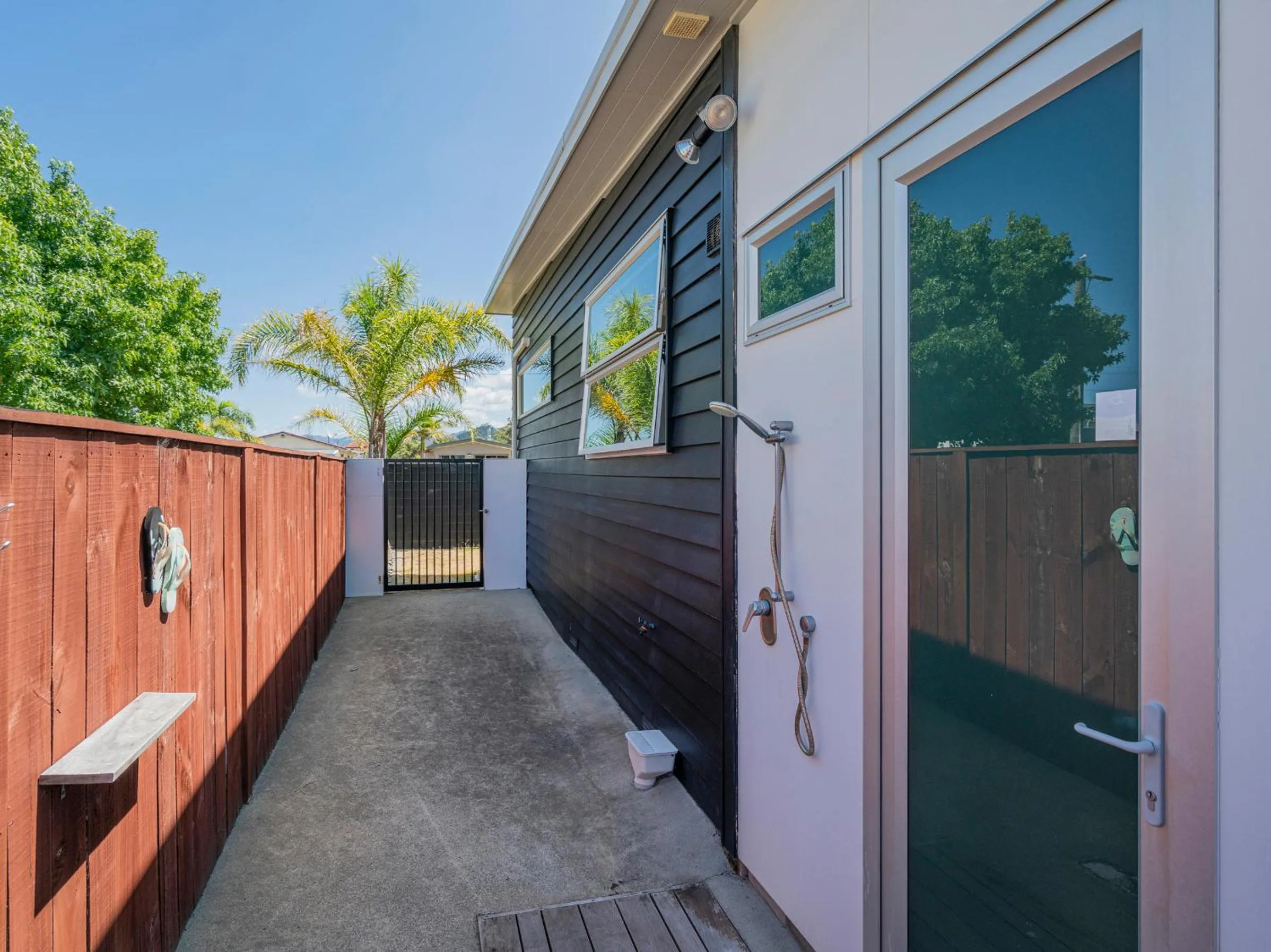 Shower in Castaway Bach - Whangamata Holiday Home
