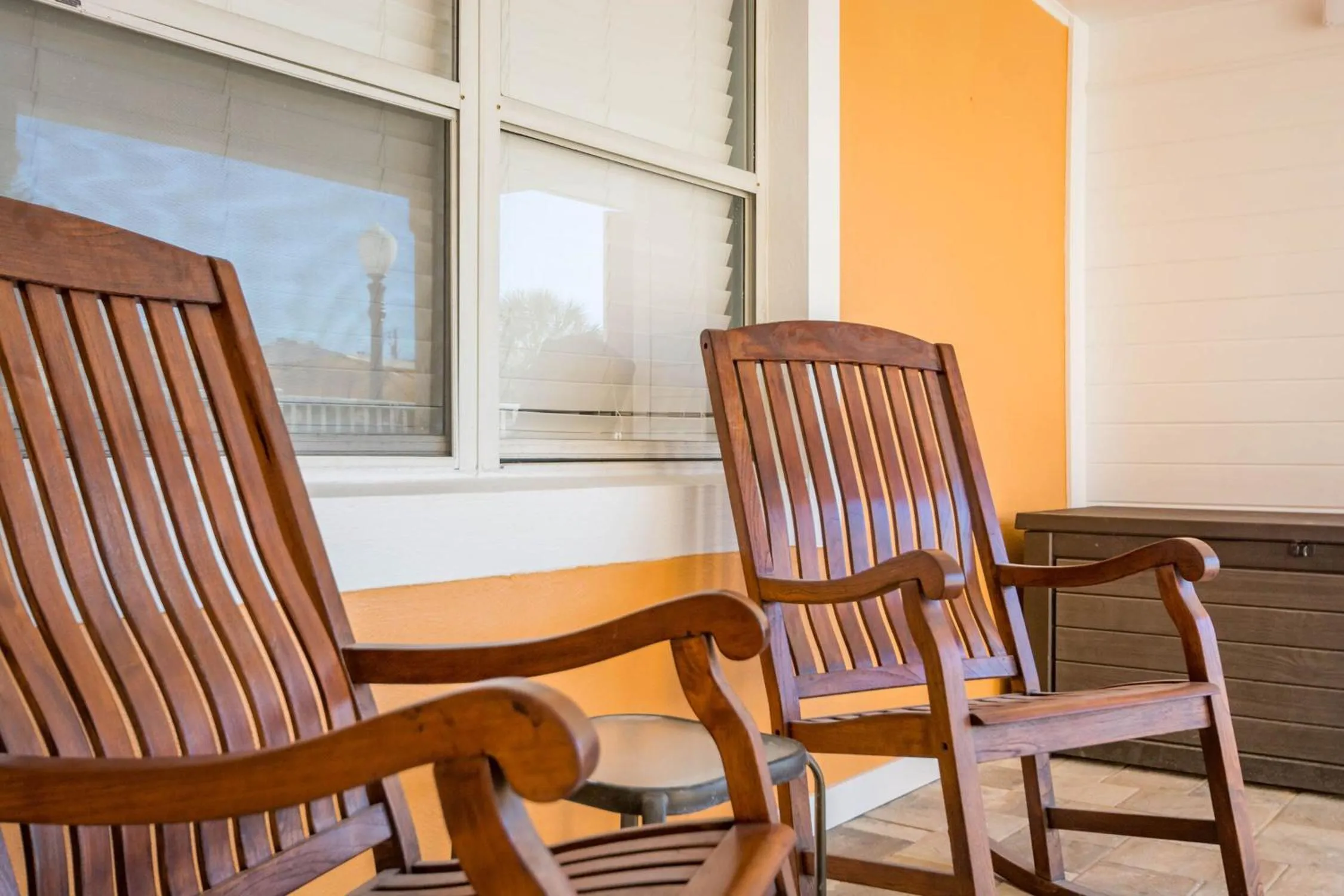 Balcony/Terrace in Upham Beach Inn