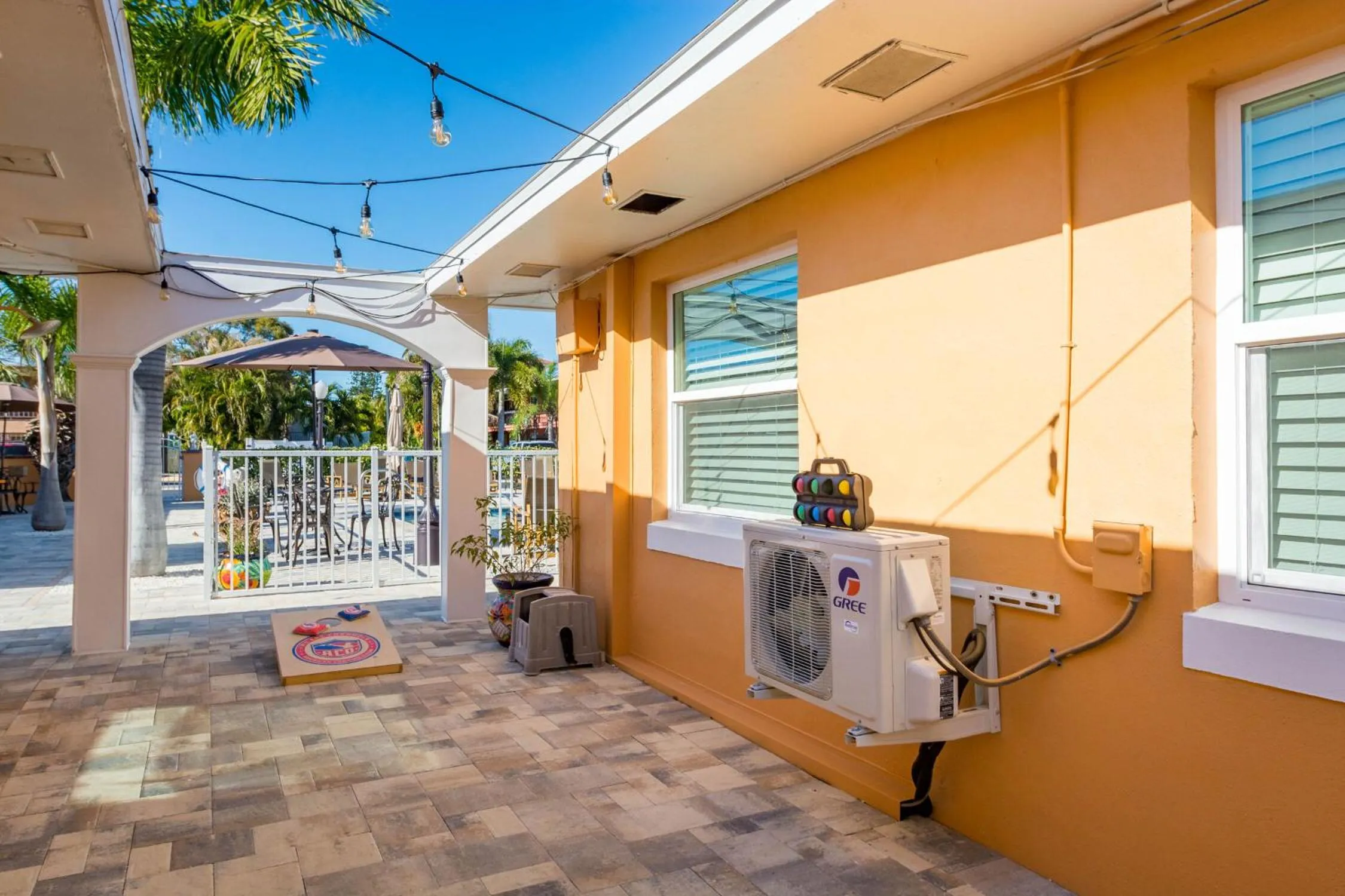 Patio in Upham Beach Inn