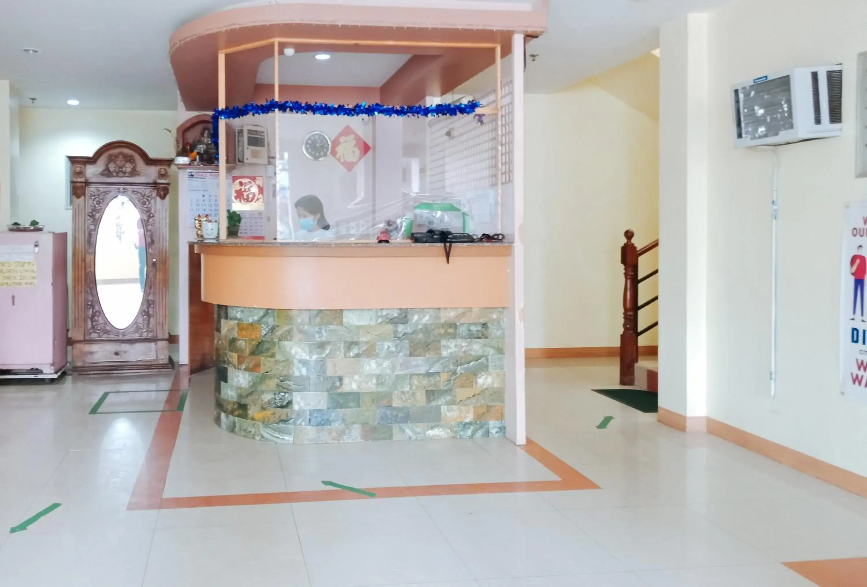 Lobby or reception in RedDoorz @ Eros Travellers Pensione Lobby or reception in RedDoorz @ Eros Travellers Pensione