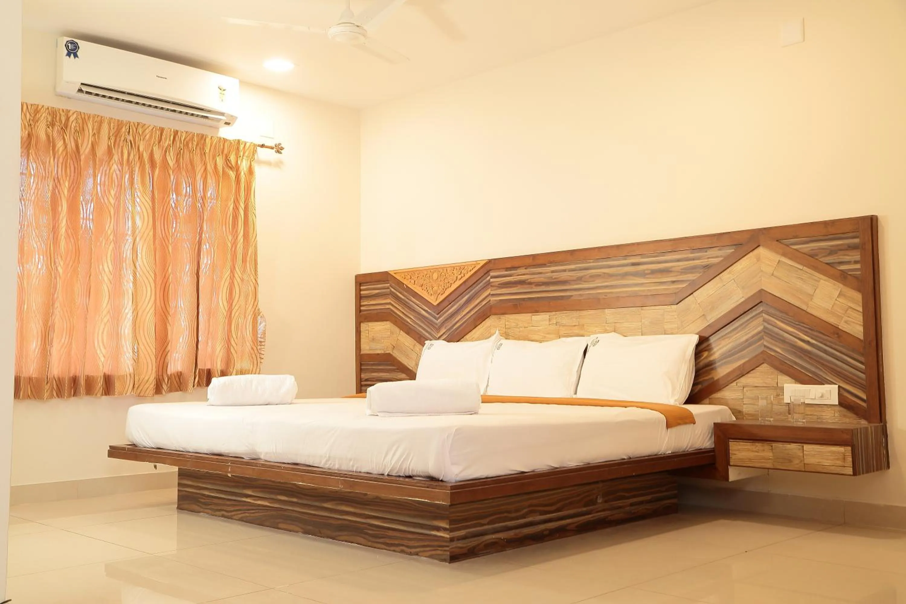 Bed in Annai in Saravana Bhavan Fine stay and Restaurant