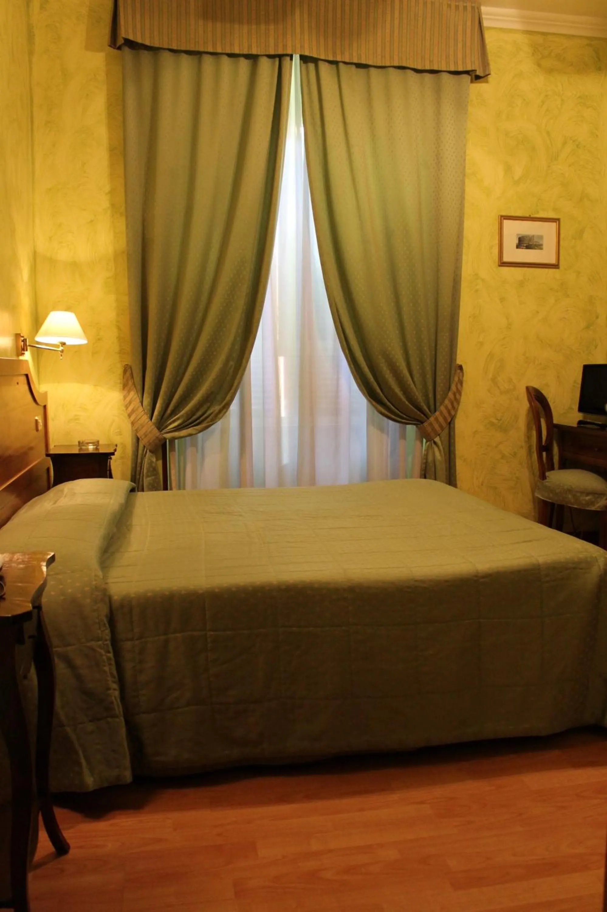 Photo of the whole room, Bed in Hotel Fiori