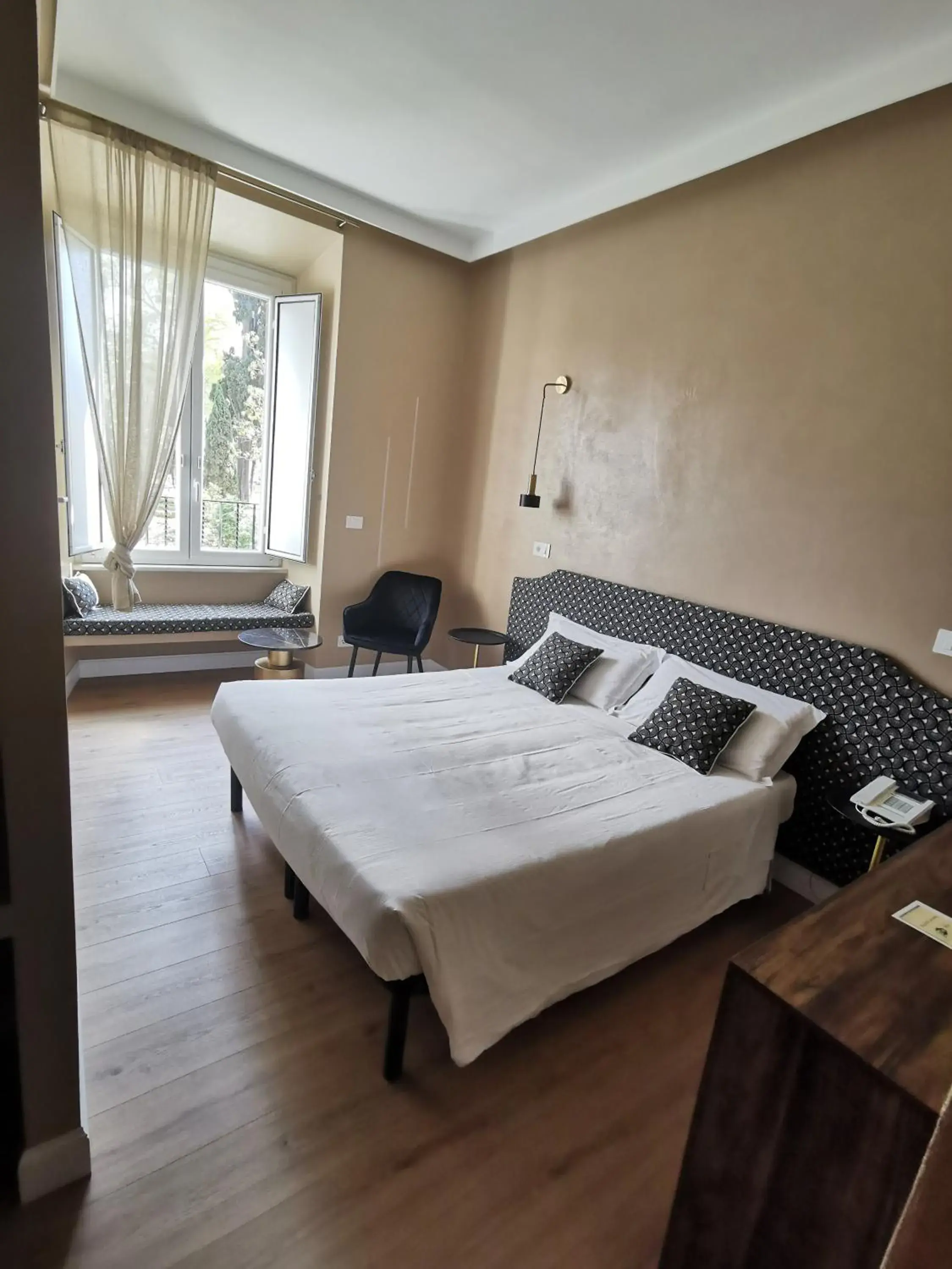 Deluxe Double or Twin Room in Hotel Fiori Deluxe Double or Twin Room in Hotel Fiori