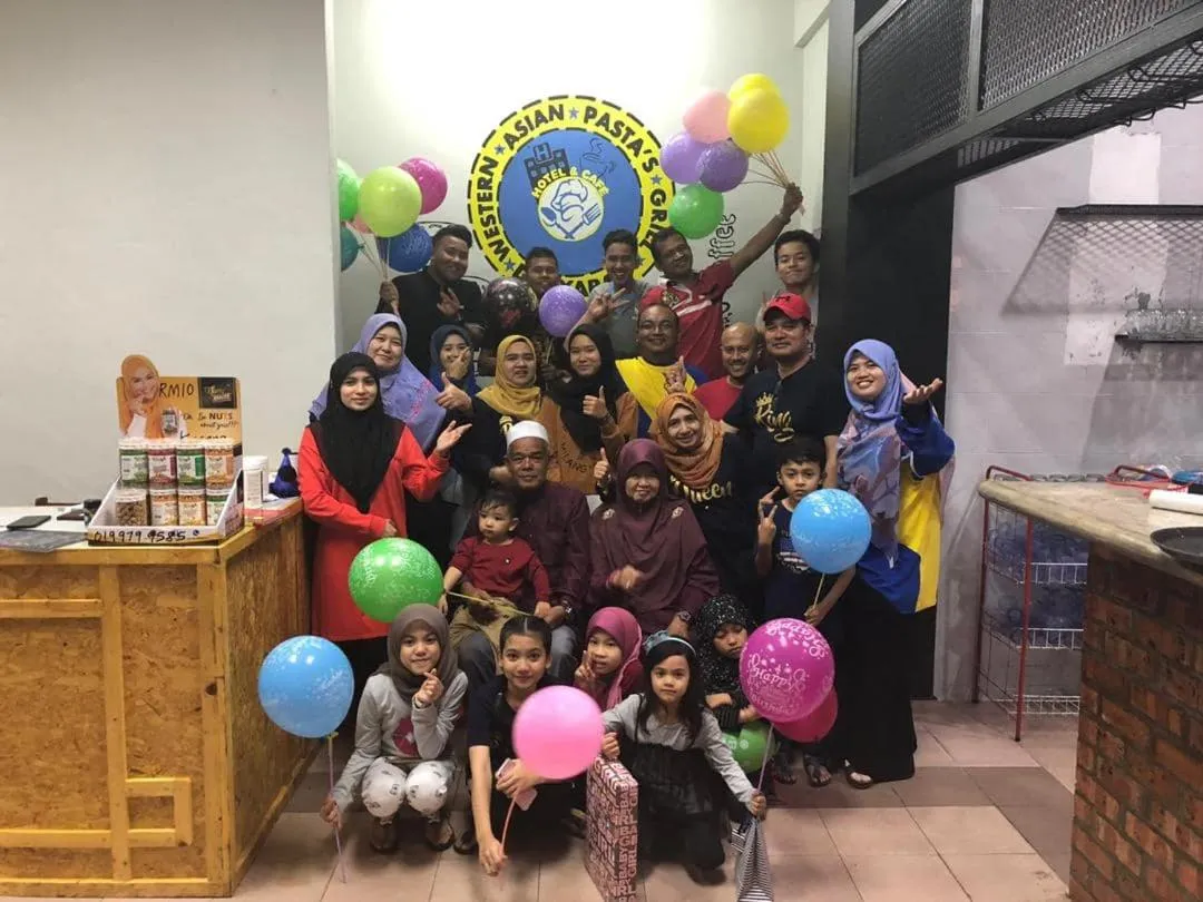 Activities in DLAYARAN HOTEL & CAFE