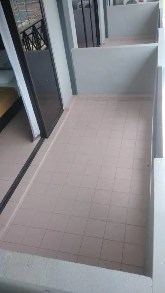 Property building in DLAYARAN HOTEL & CAFE