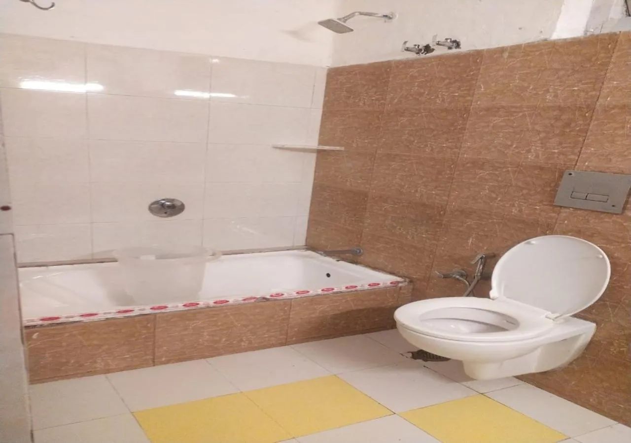 Shower in Hotel Aroma Nainital In house parking