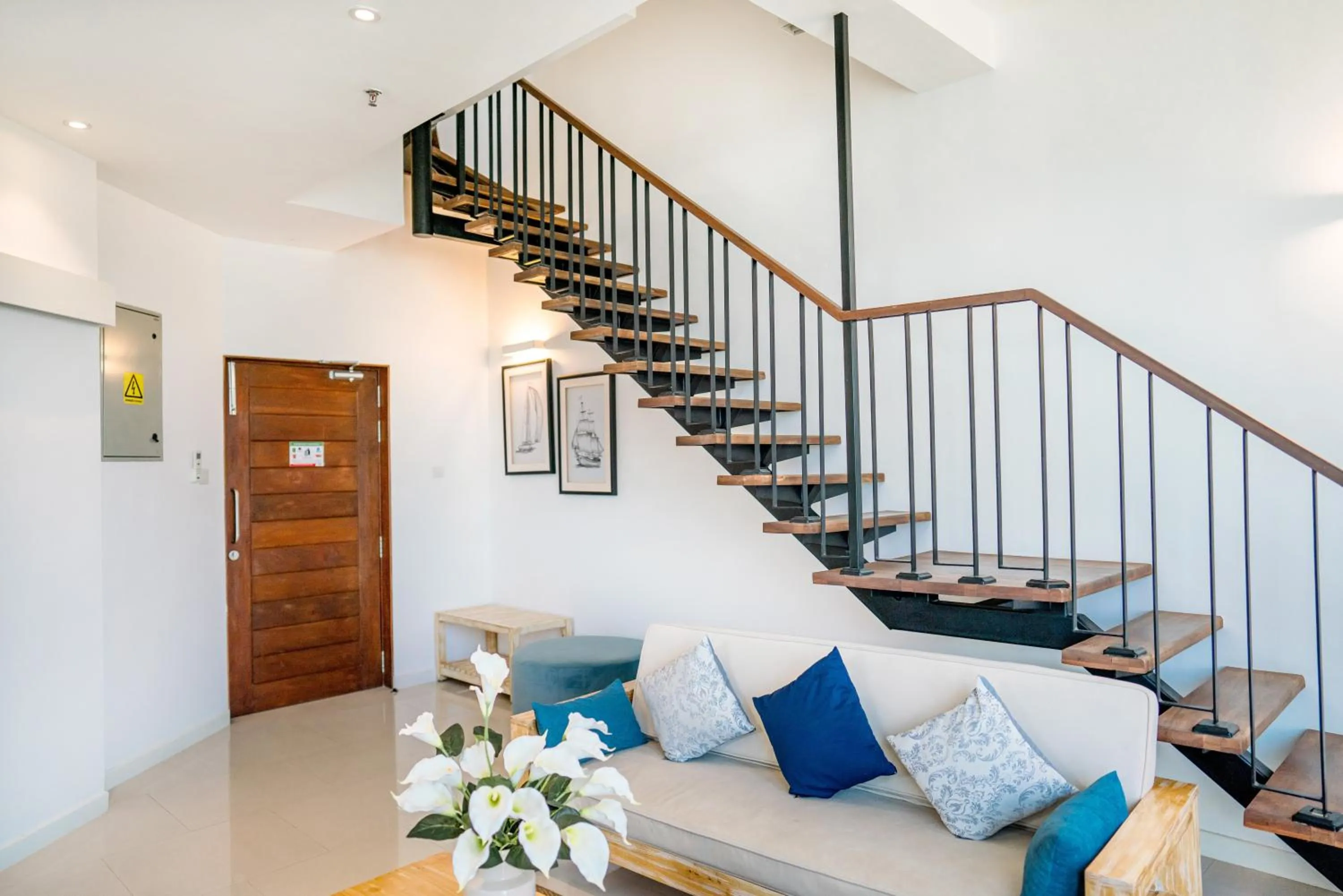 Living room in Oceanfront Galle by ICC