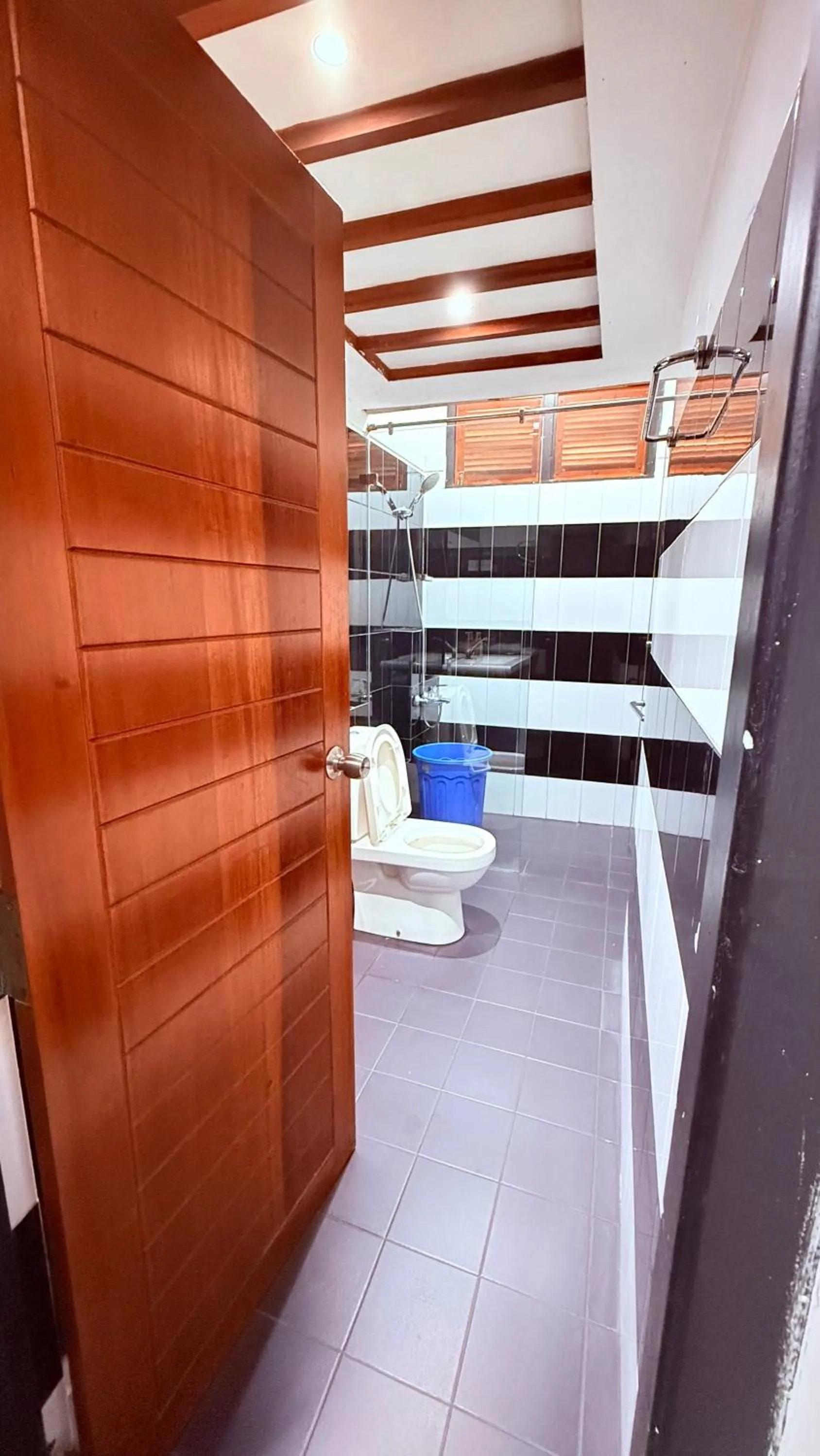 Bathroom in Subhas Tourist Hotel