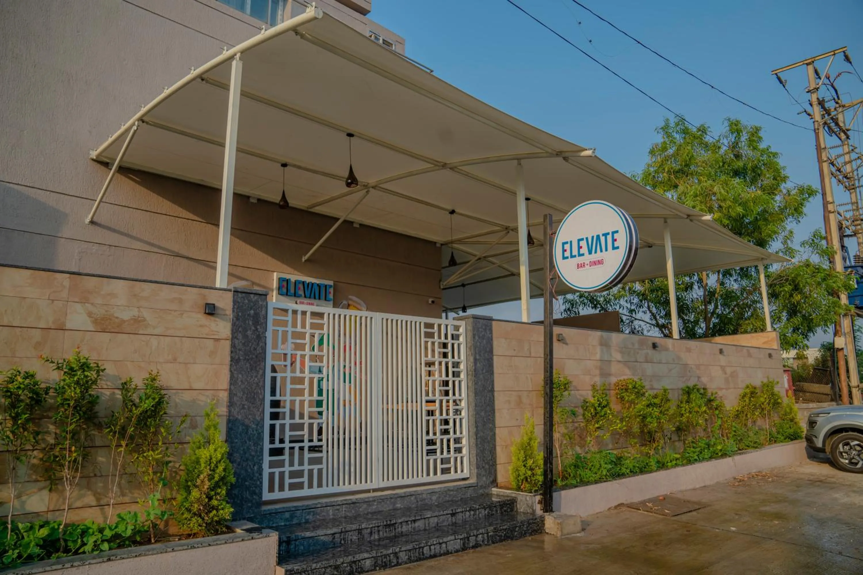 Lounge or bar in Zip By Spree Hotels Chakan, Pune