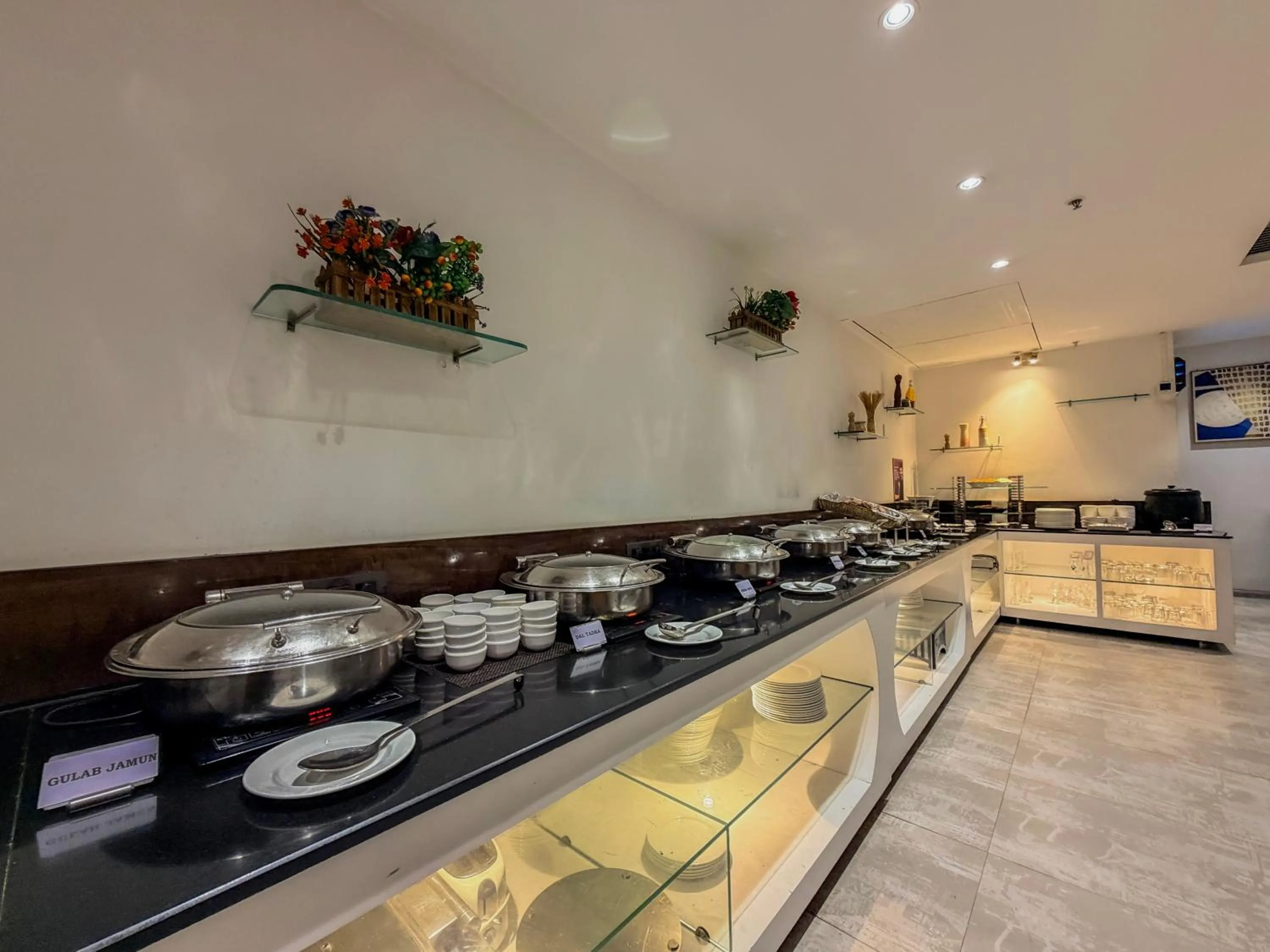 Restaurant/places to eat in Zip By Spree Hotels Chakan, Pune