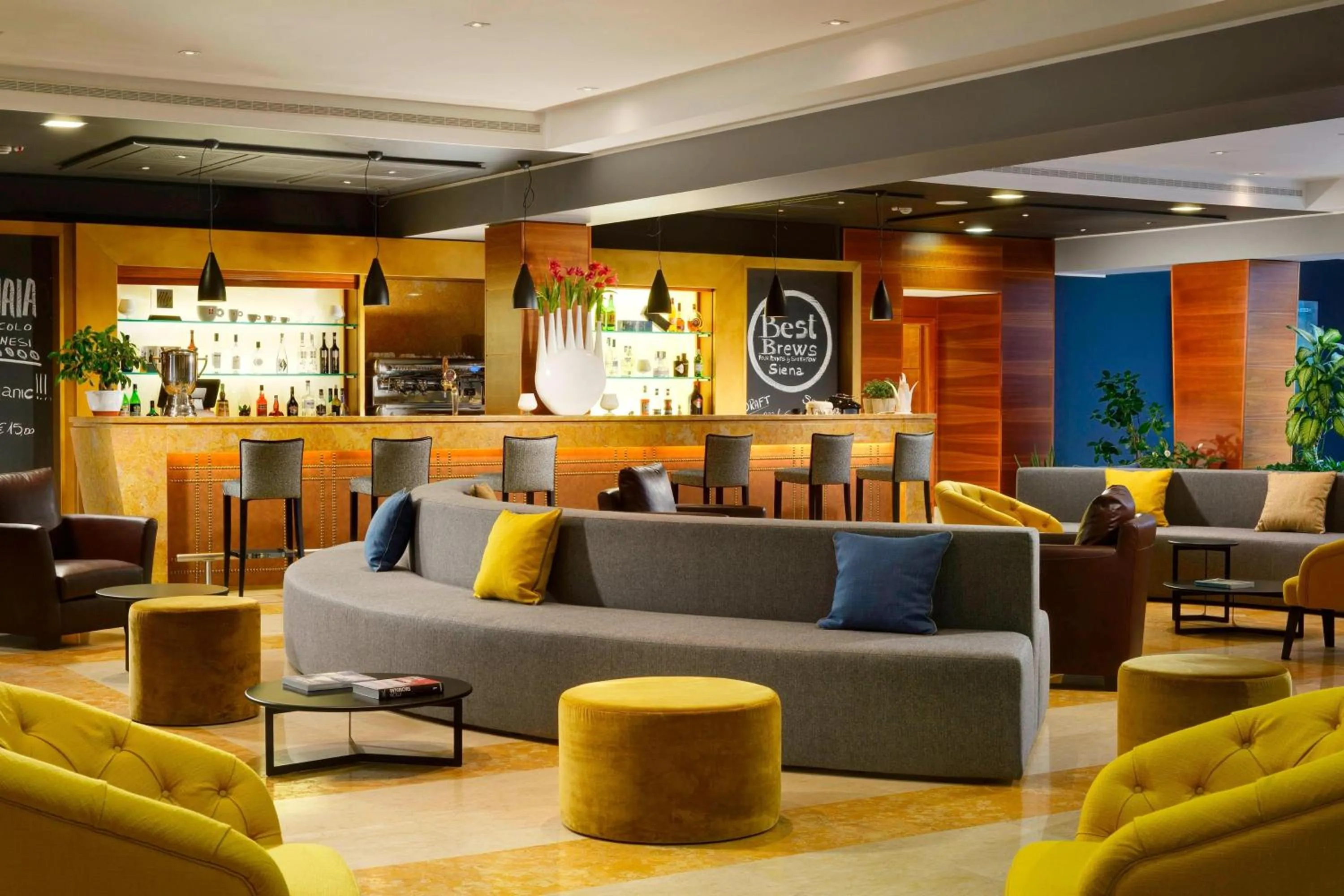 Lounge or bar in Four Points by Sheraton Siena