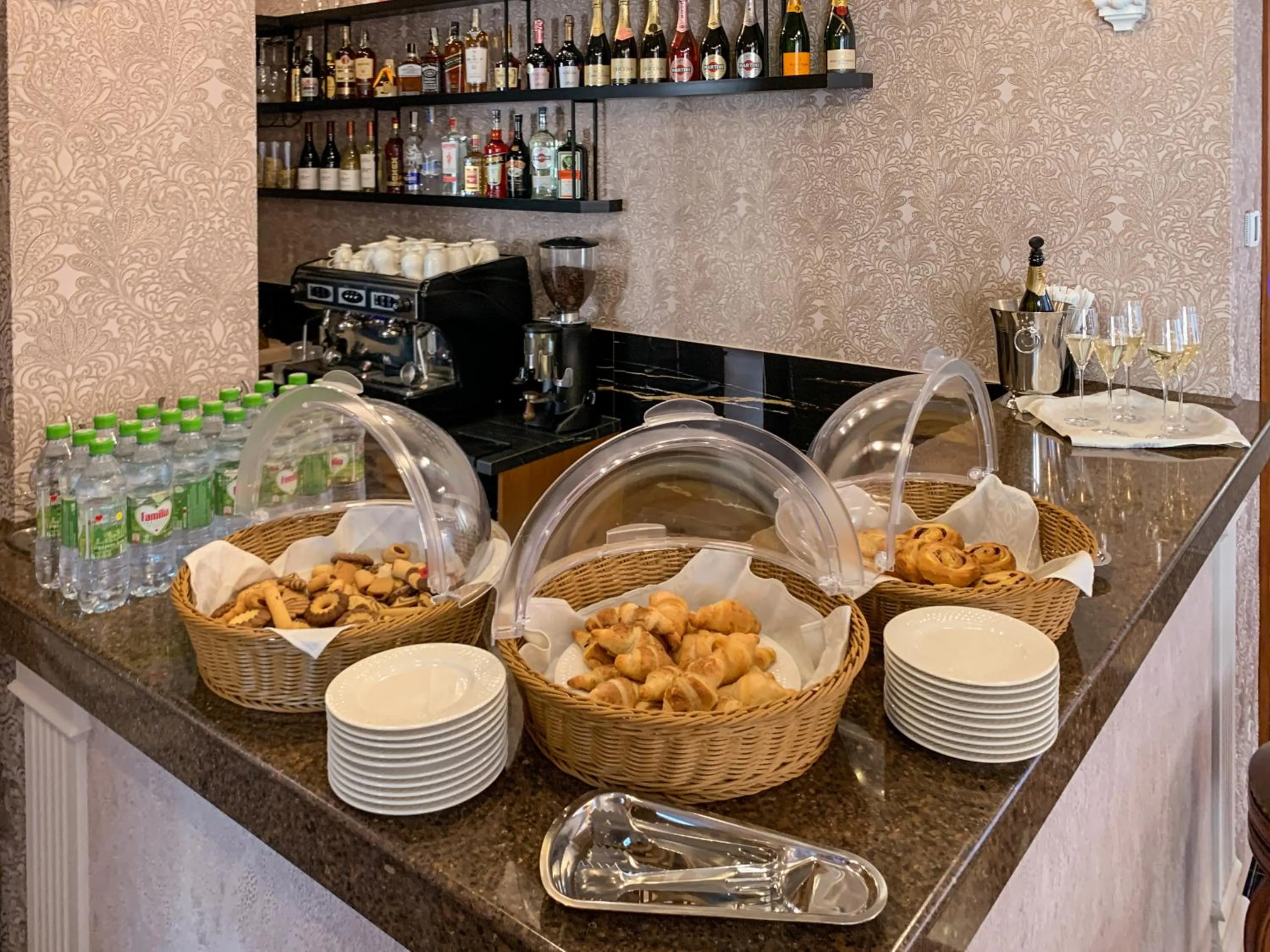 Lounge or bar in GREGORY Boutique Hotel Chisinau