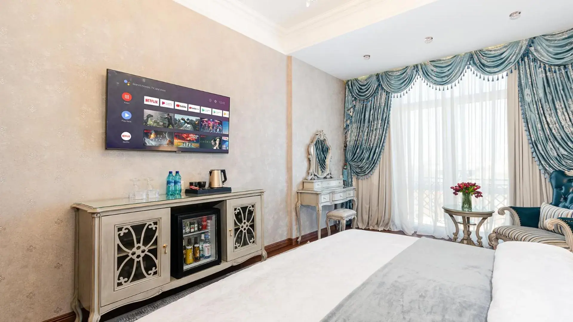 TV and multimedia, Bed in GREGORY Boutique Hotel Chisinau TV and multimedia, Bed in GREGORY Boutique Hotel Chisinau