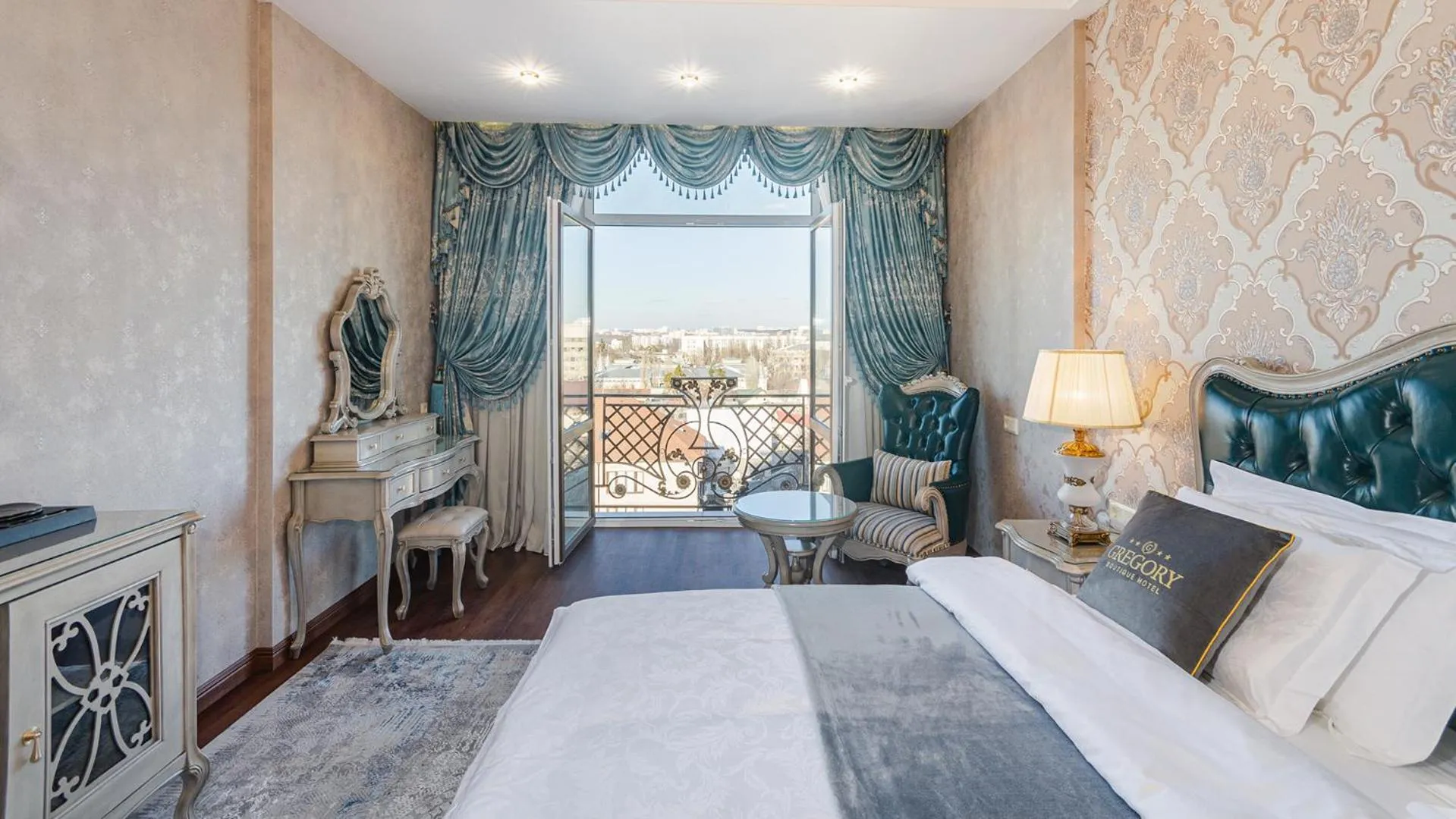 Balcony/Terrace, Bed in GREGORY Boutique Hotel Chisinau