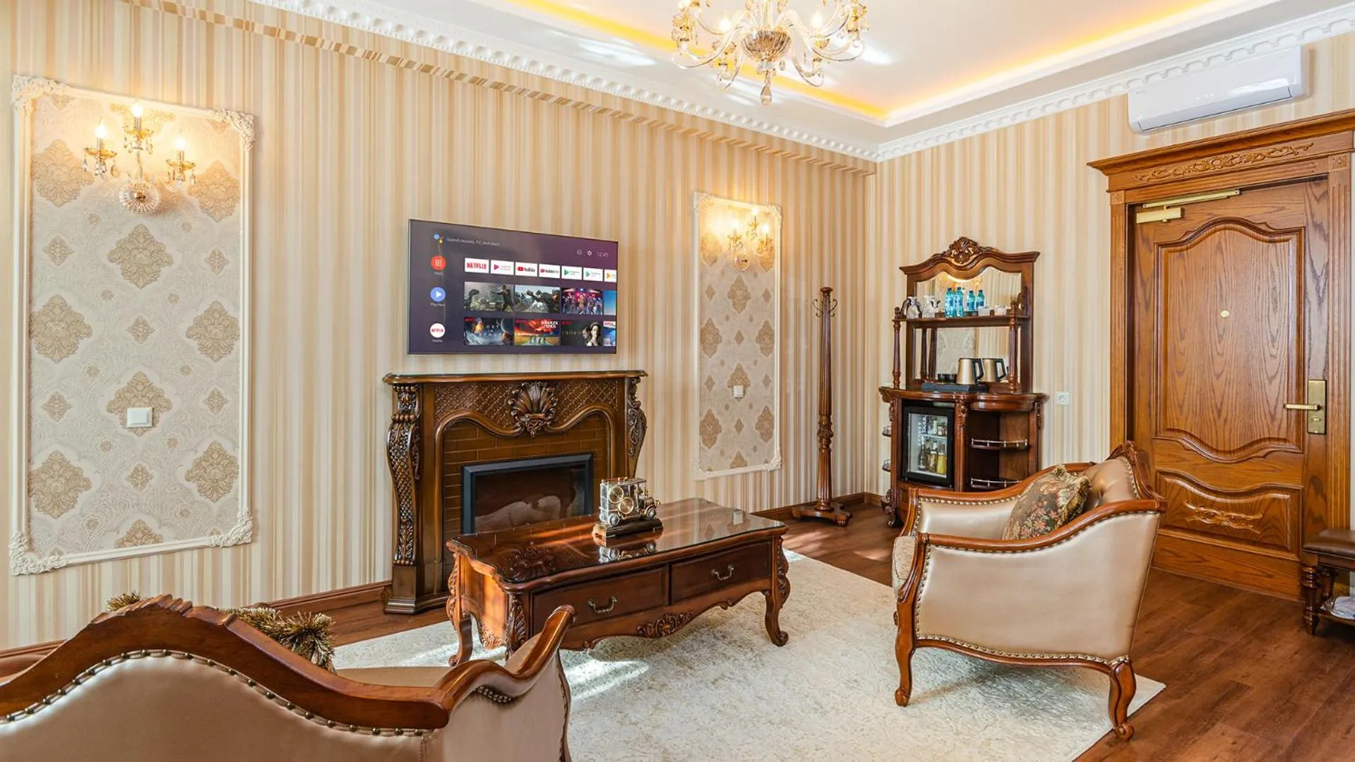 TV and multimedia in GREGORY Boutique Hotel Chisinau