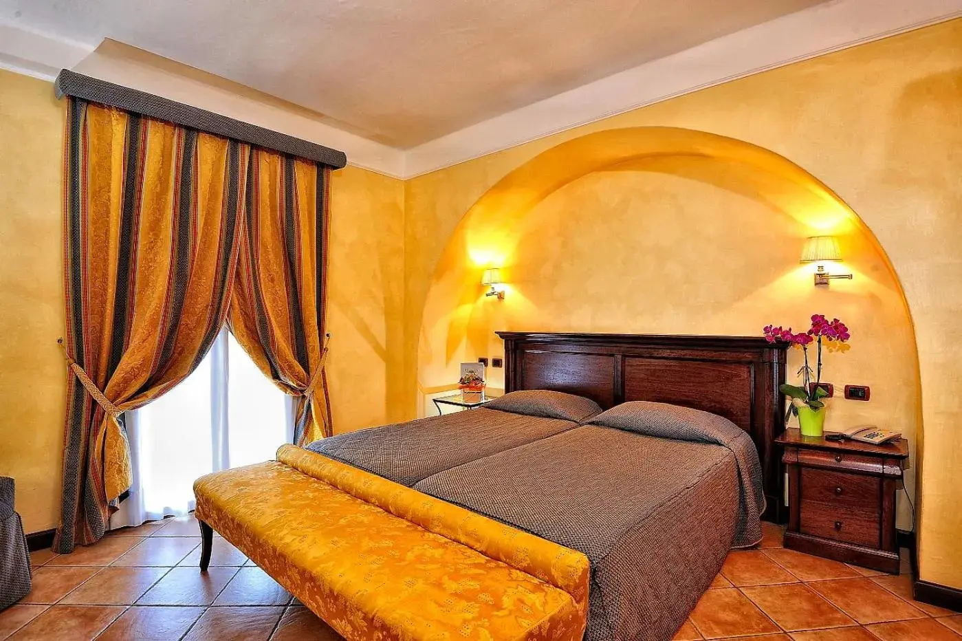 Photo of the whole room, Bed in Hotel Arbatasar Photo of the whole room, Bed in Hotel Arbatasar