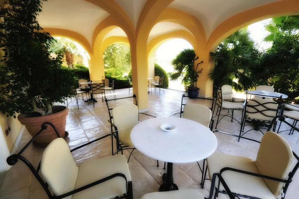 Facade/entrance in Hotel Arbatasar