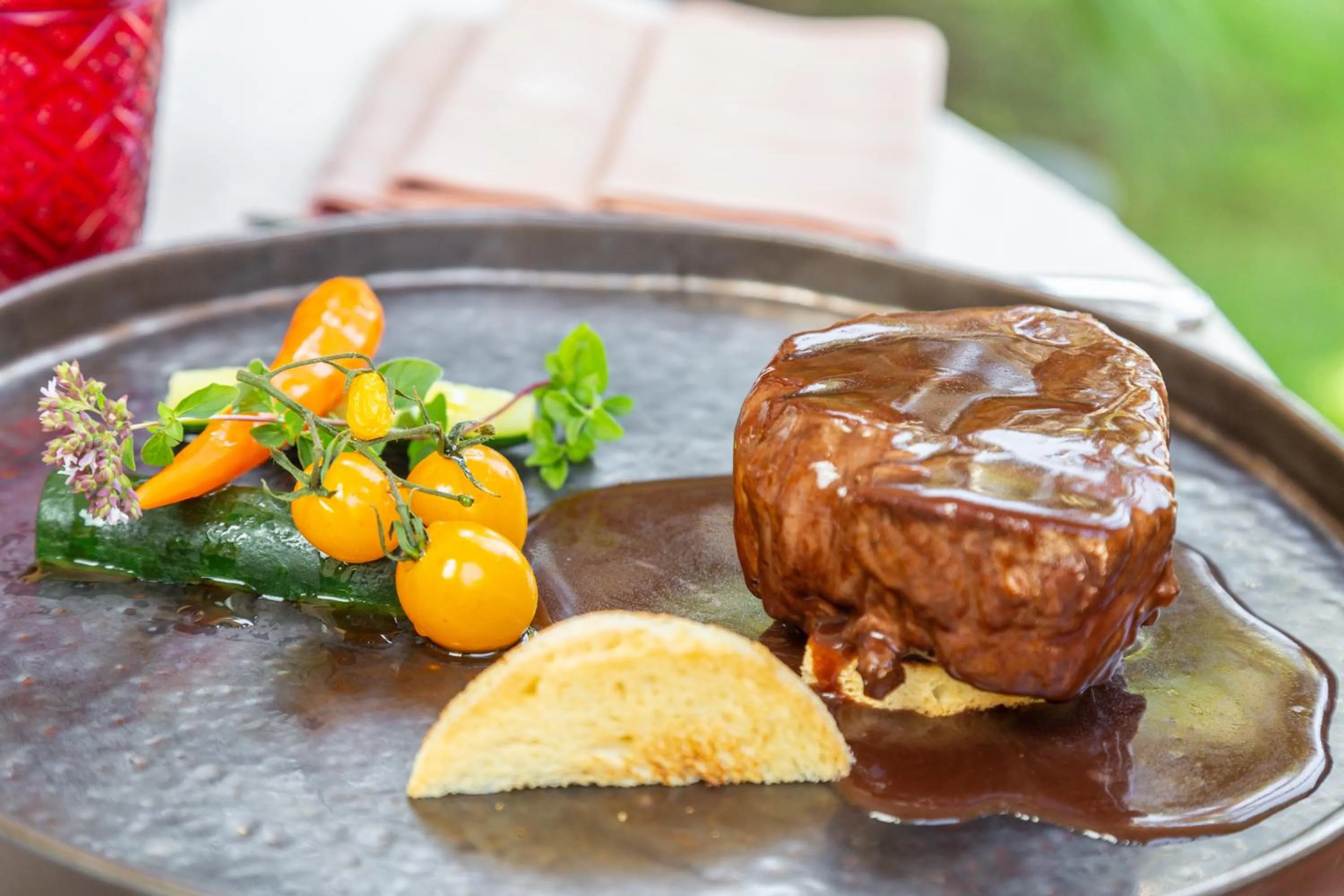 Restaurant/places to eat in Hotel Arbatasar