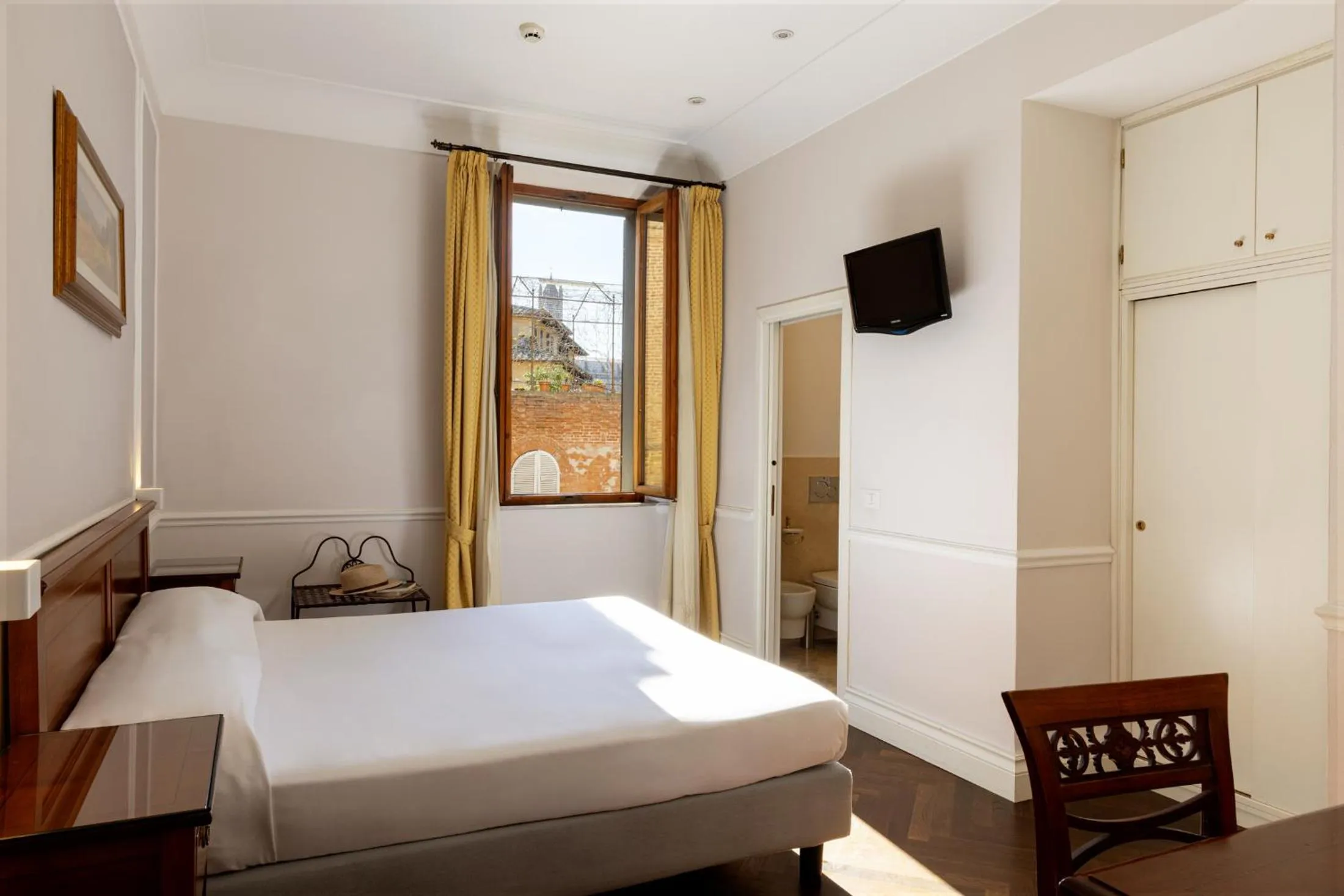 Bedroom, Bed in Albergo Chiusarelli
