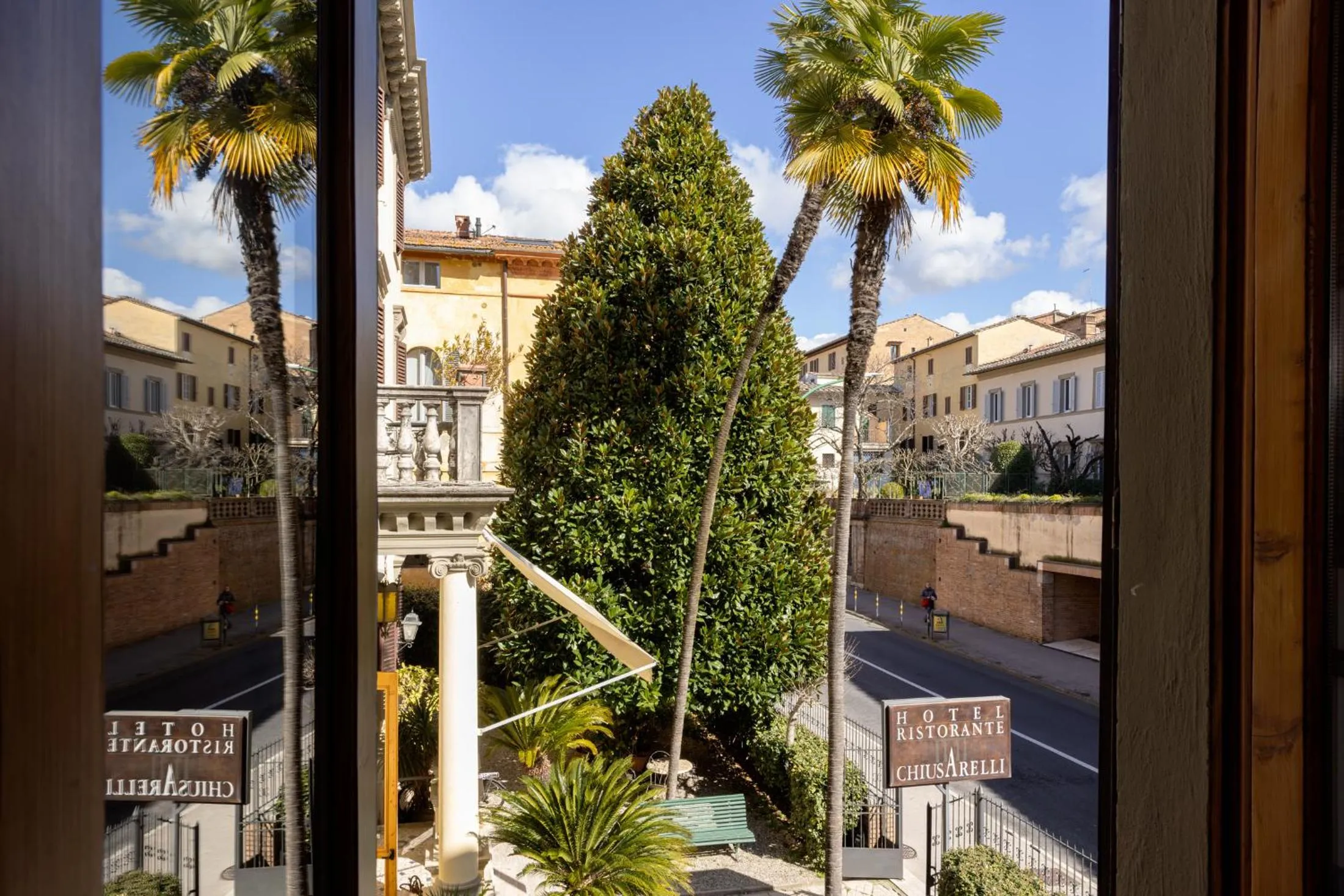 Street view in Albergo Chiusarelli
