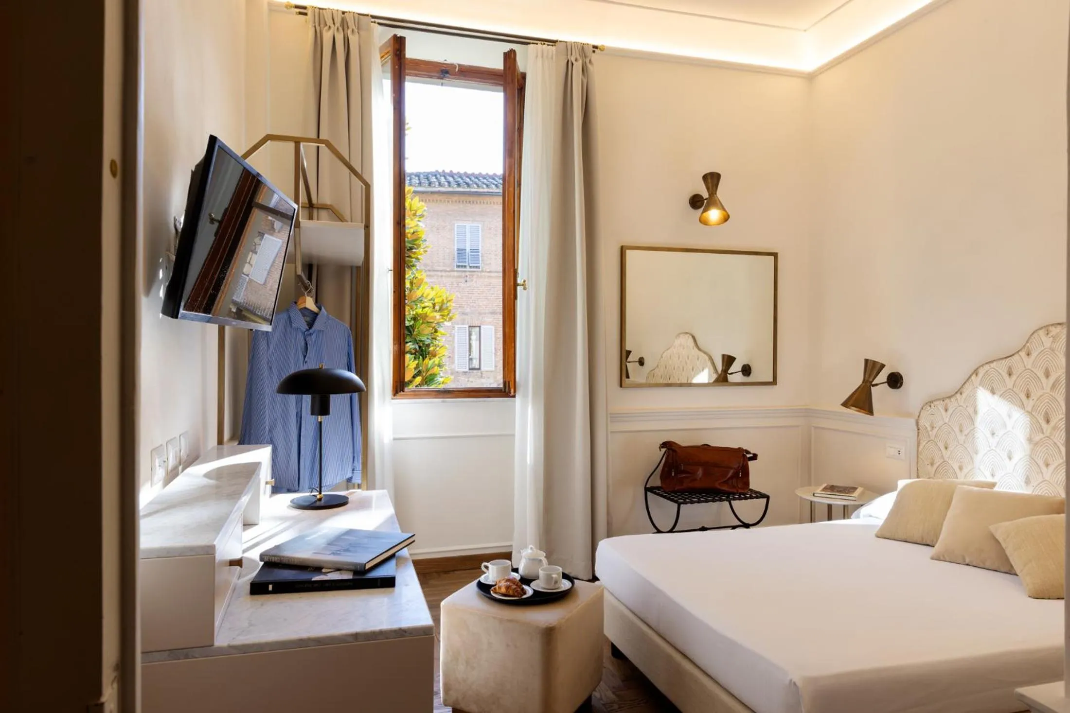 Photo of the whole room, Bed in Albergo Chiusarelli