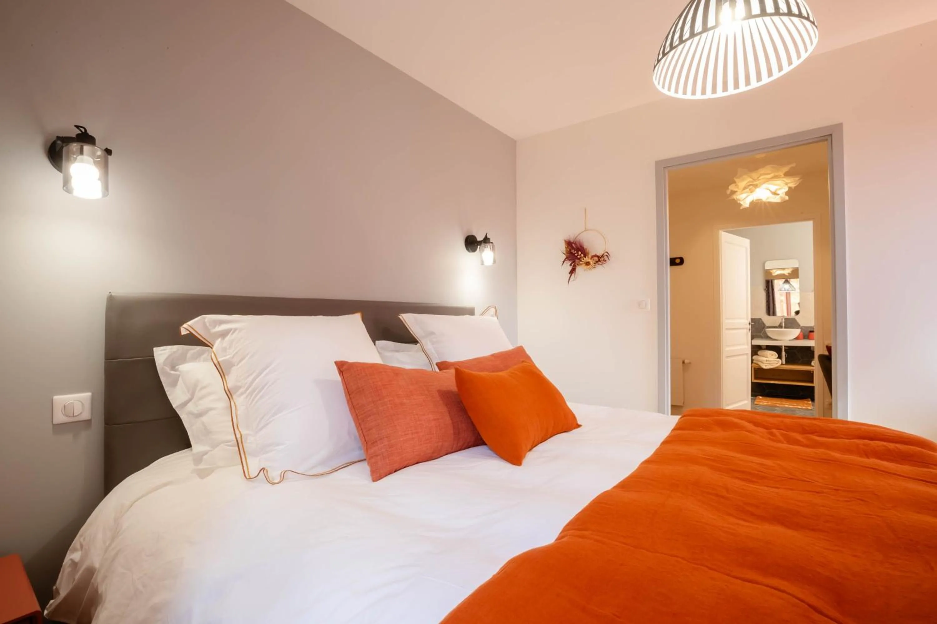 Photo of the whole room, Bed in Villa Fémina