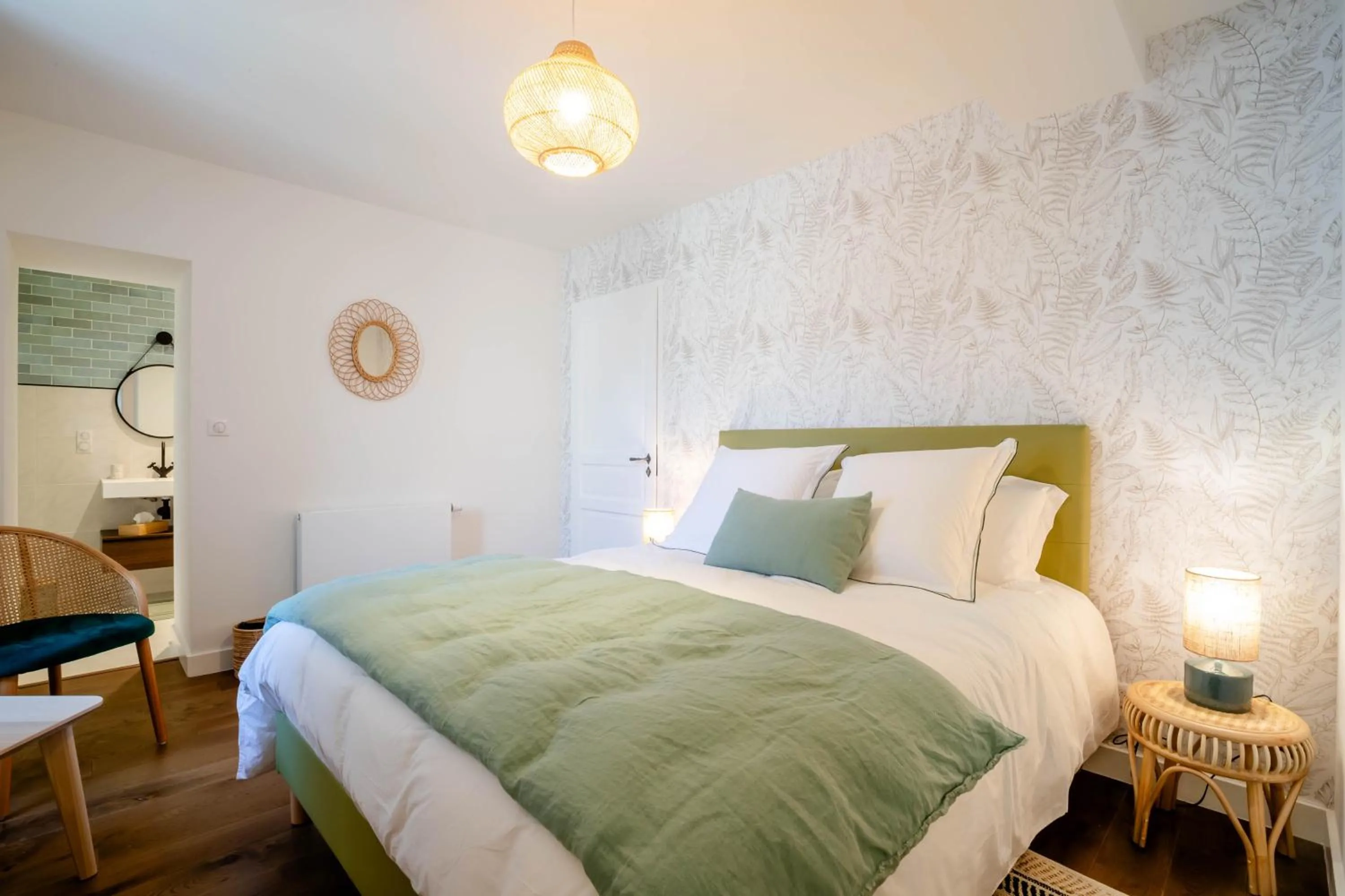Photo of the whole room, Bed in Villa Fémina
