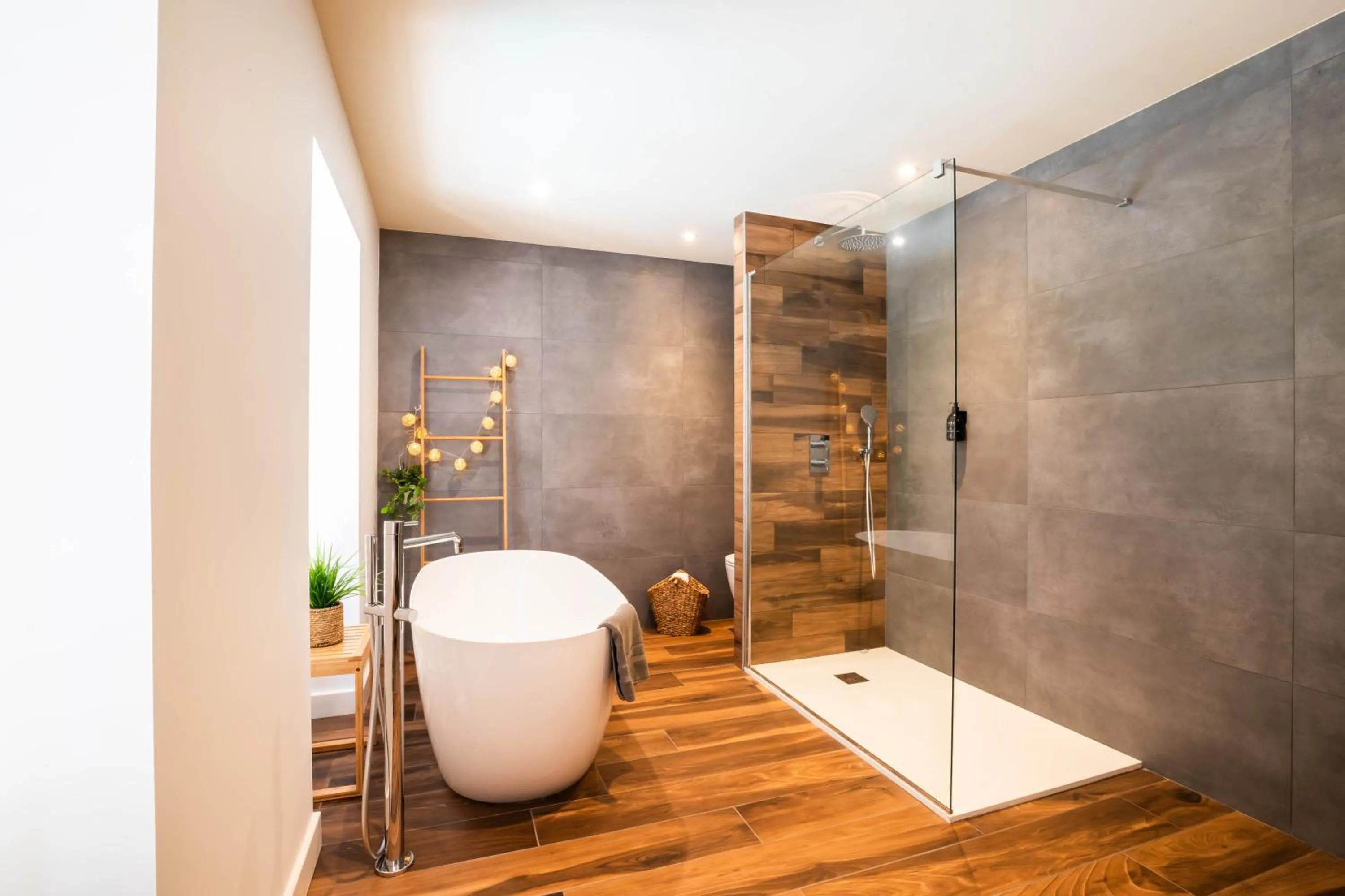 Shower in Villa Fémina