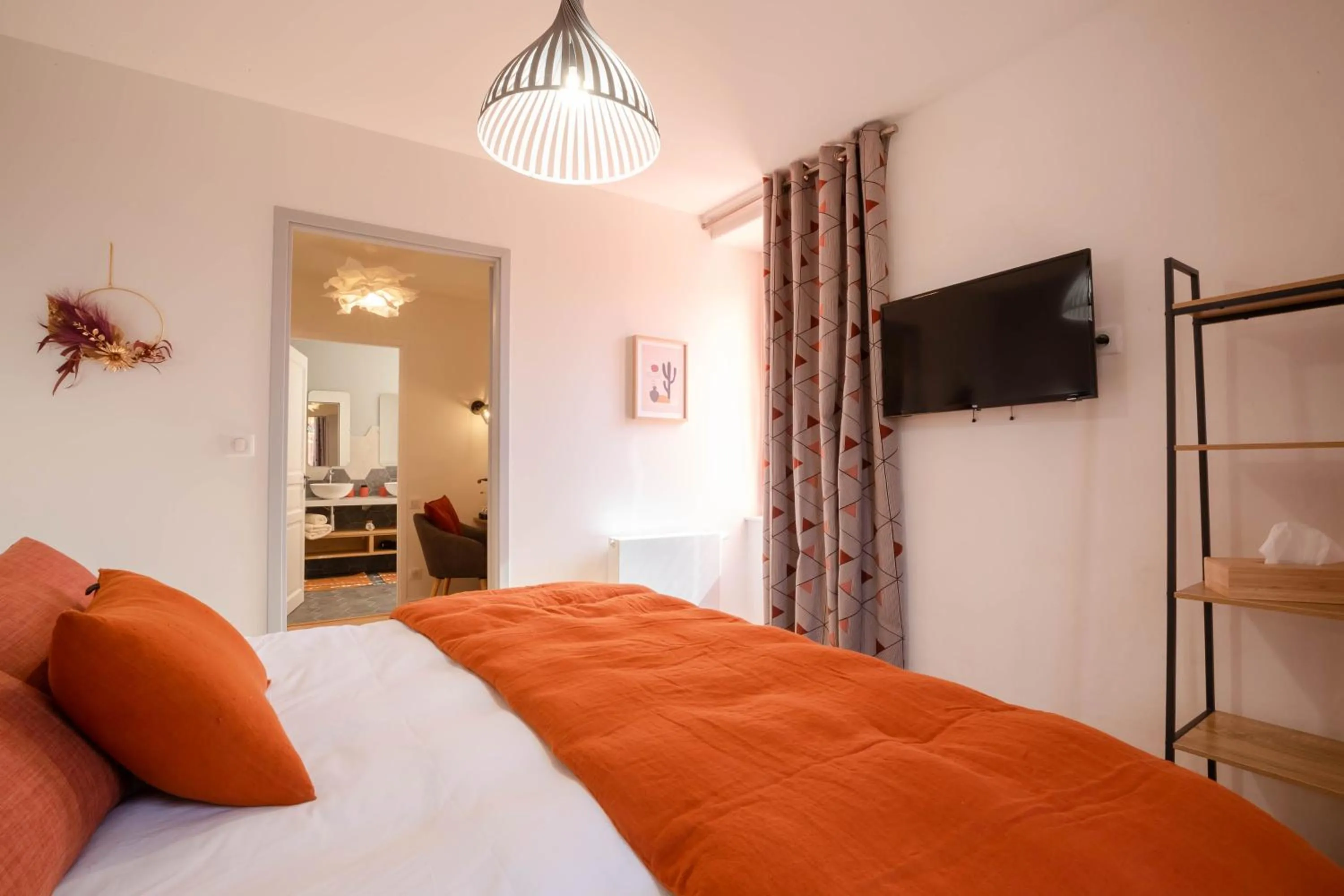 Photo of the whole room, Bed in Villa Fémina
