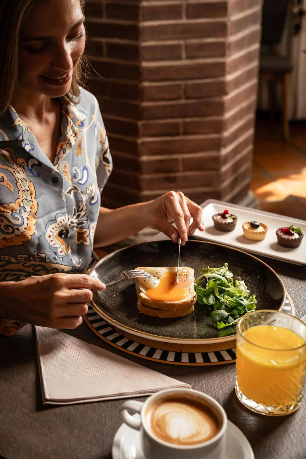 Breakfast in Hotel Athena