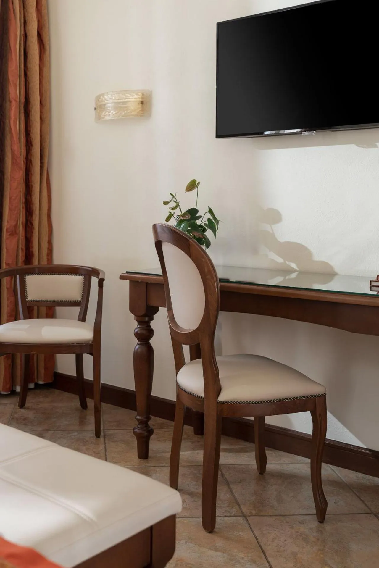 TV and multimedia in Hotel Athena