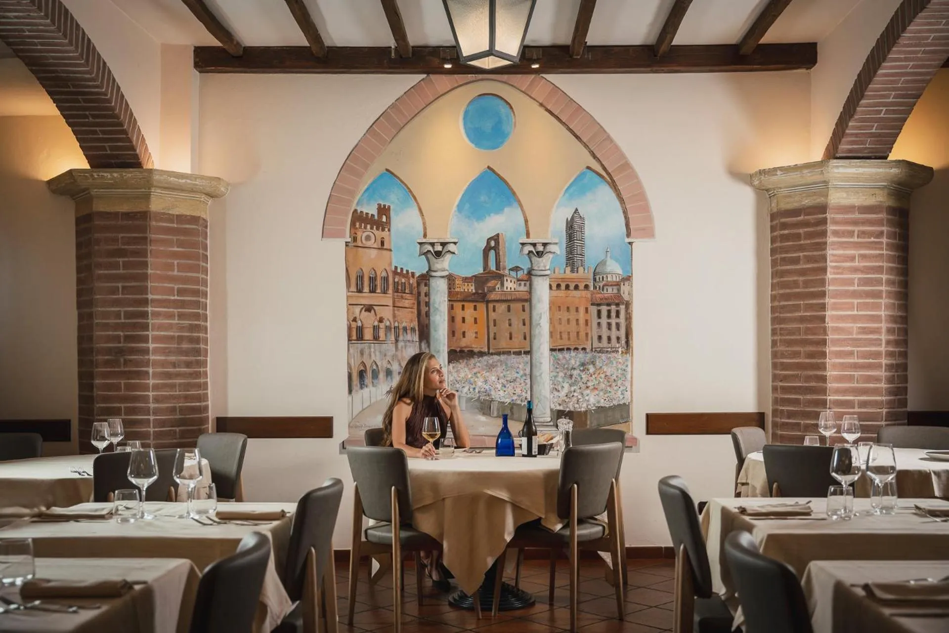 Restaurant/places to eat in Hotel Athena