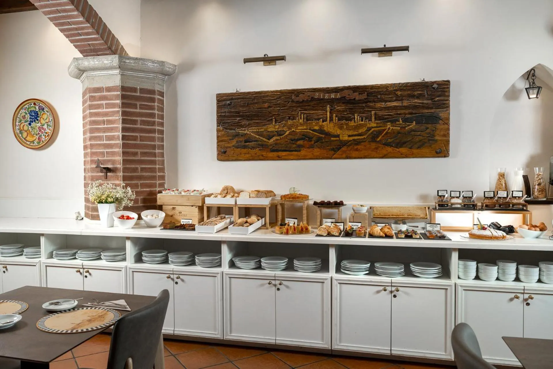 Breakfast in Hotel Athena