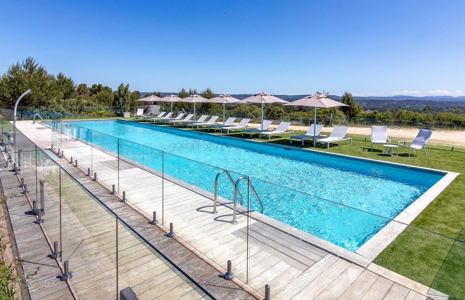Swimming pool in thecamp hôtel - Aix en Provence