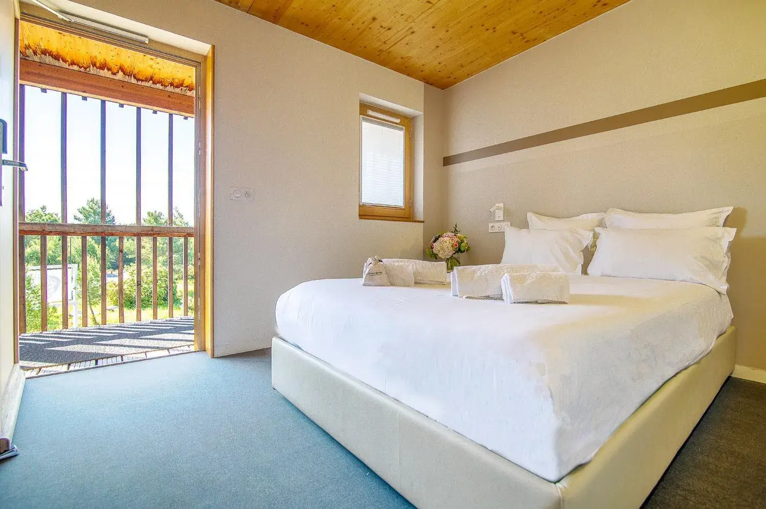 Photo of the whole room, Bed in thecamp hôtel - Aix en Provence Photo of the whole room, Bed in thecamp hôtel - Aix en Provence