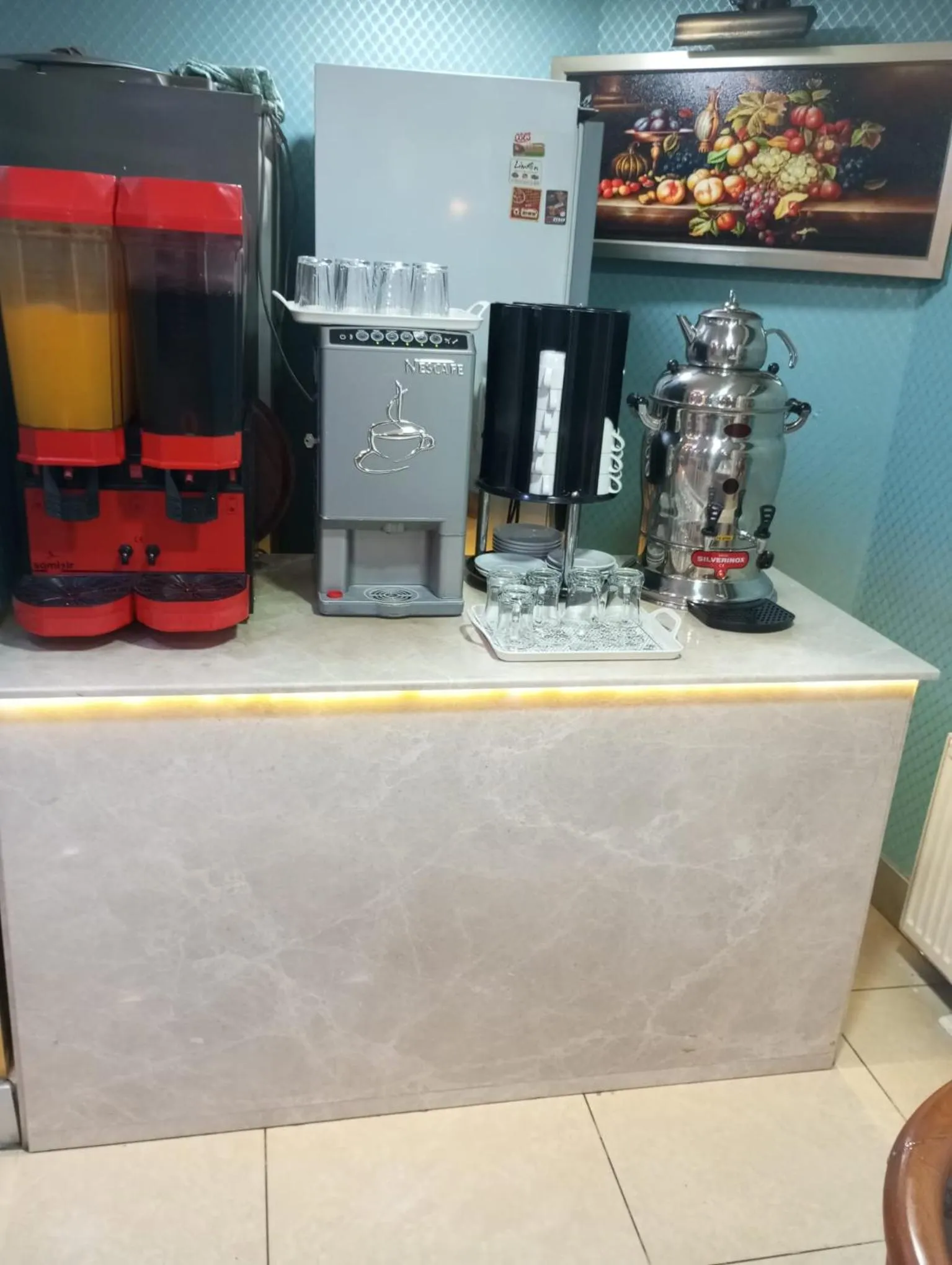 Coffee/tea facilities in Hotel Falcon
