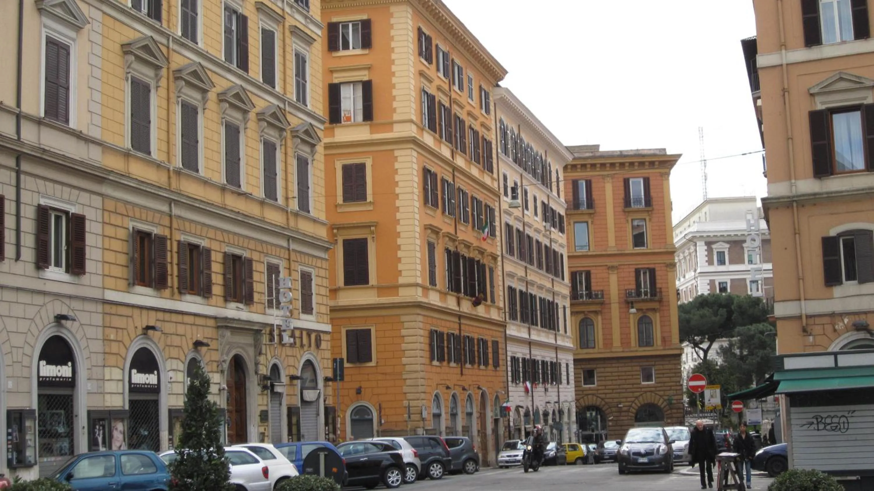 Facade/entrance in 66 Imperial Inn Deluxe B&B