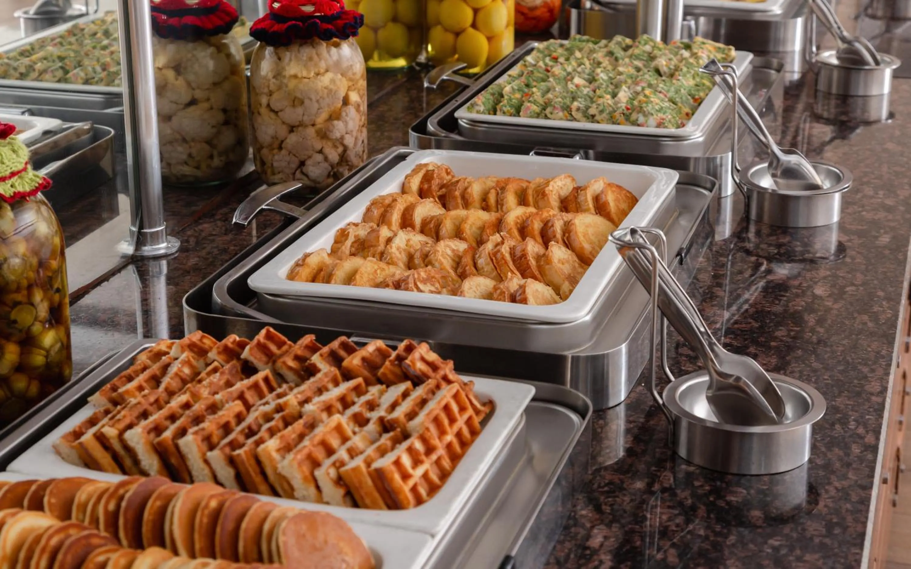 Breakfast in Gashalti Health Hotel Naftalan