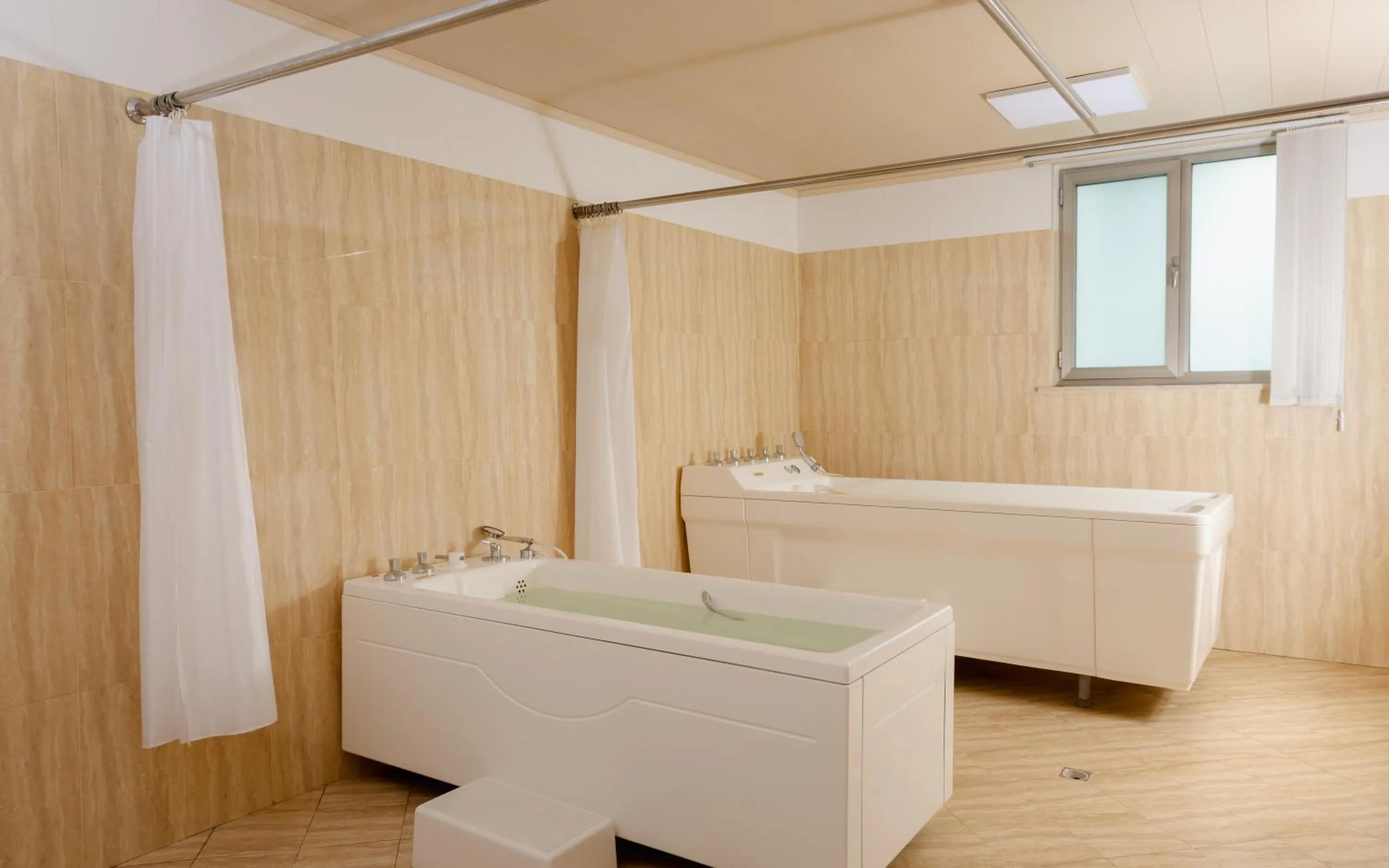 Spa and wellness centre/facilities in Gashalti Health Hotel Naftalan