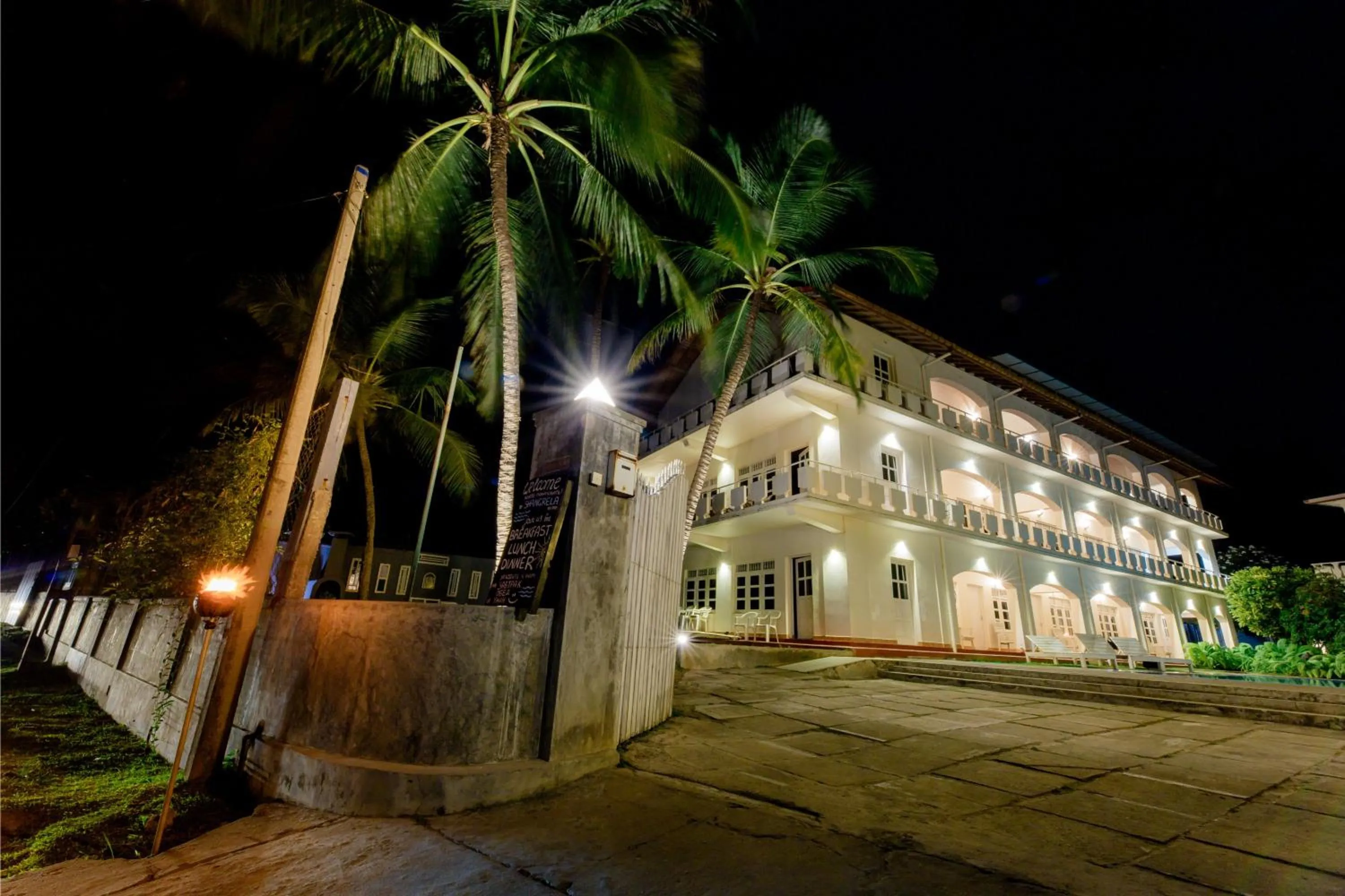 Property building in Shangrela Beach Resort by ARK